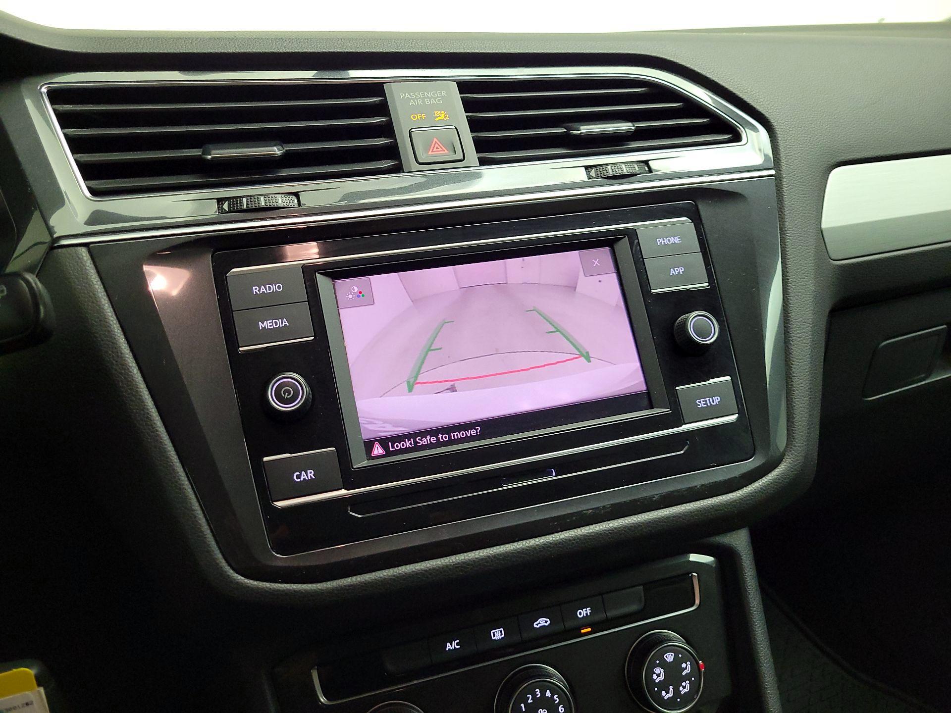 Thumbnail: 2018 Volkswagen Tiguan - 14