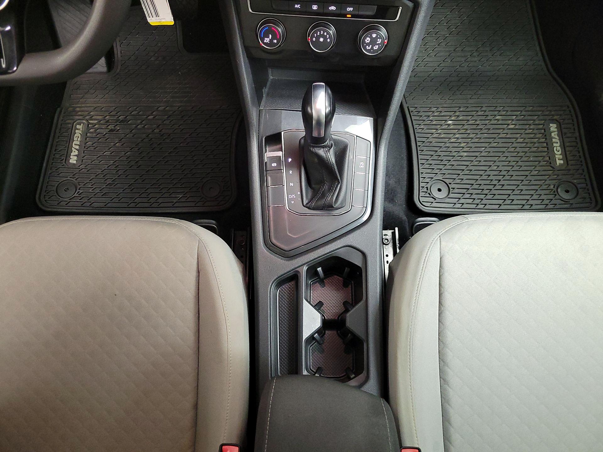 Thumbnail: 2018 Volkswagen Tiguan - 17