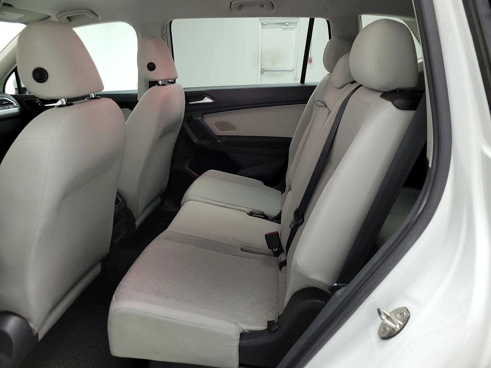 Thumbnail: 2018 Volkswagen Tiguan - 19