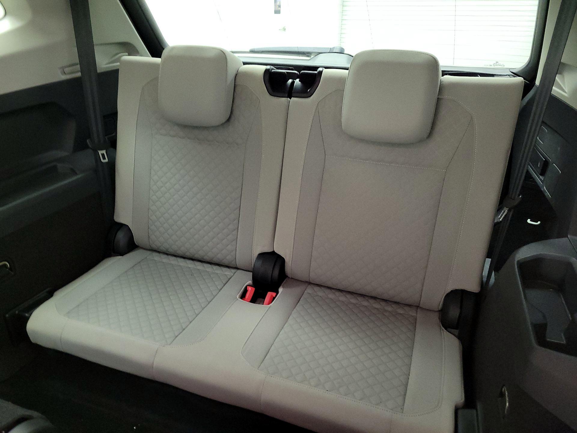 Thumbnail: 2018 Volkswagen Tiguan - 20