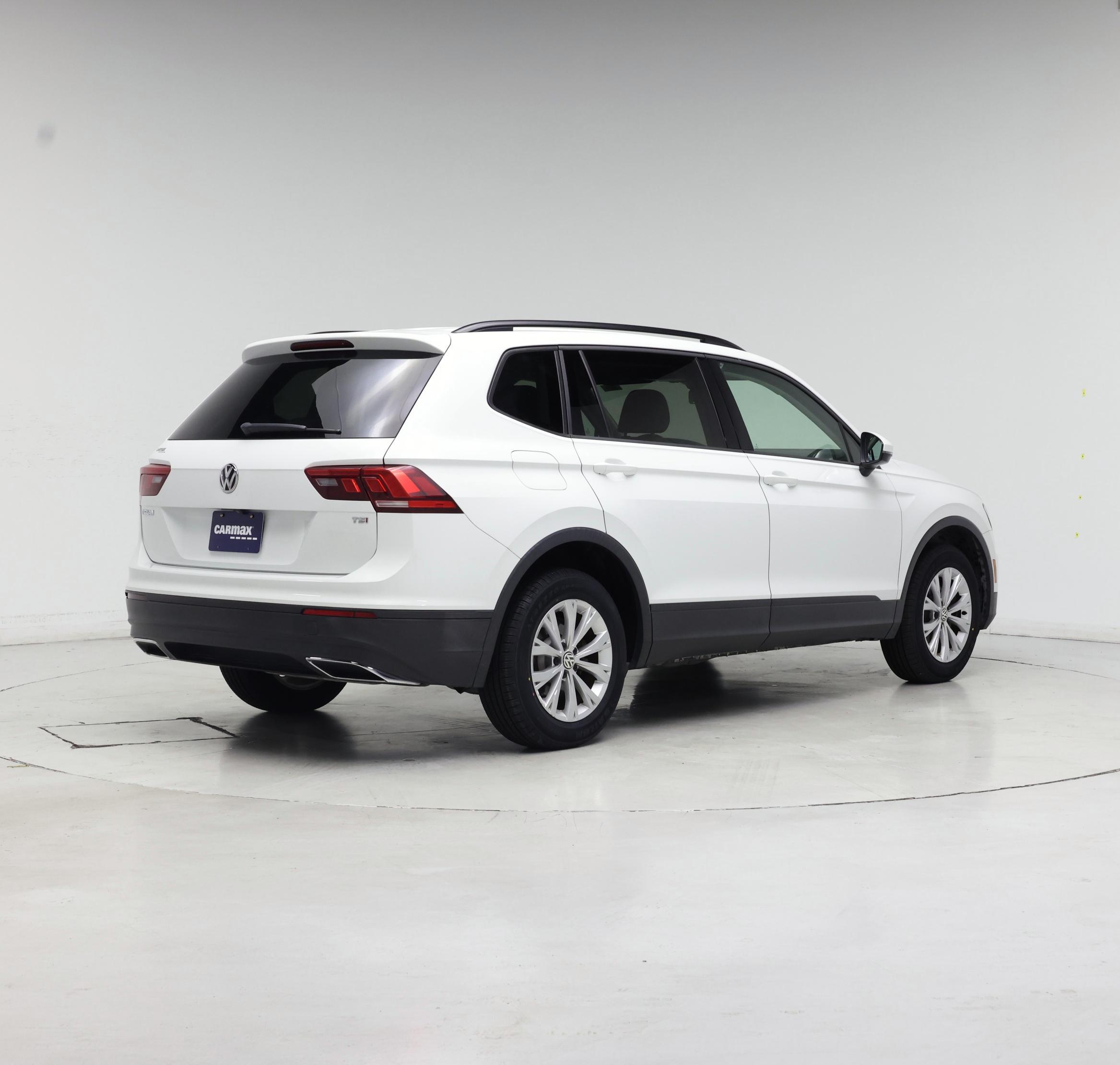 Thumbnail: 2018 Volkswagen Tiguan - 8