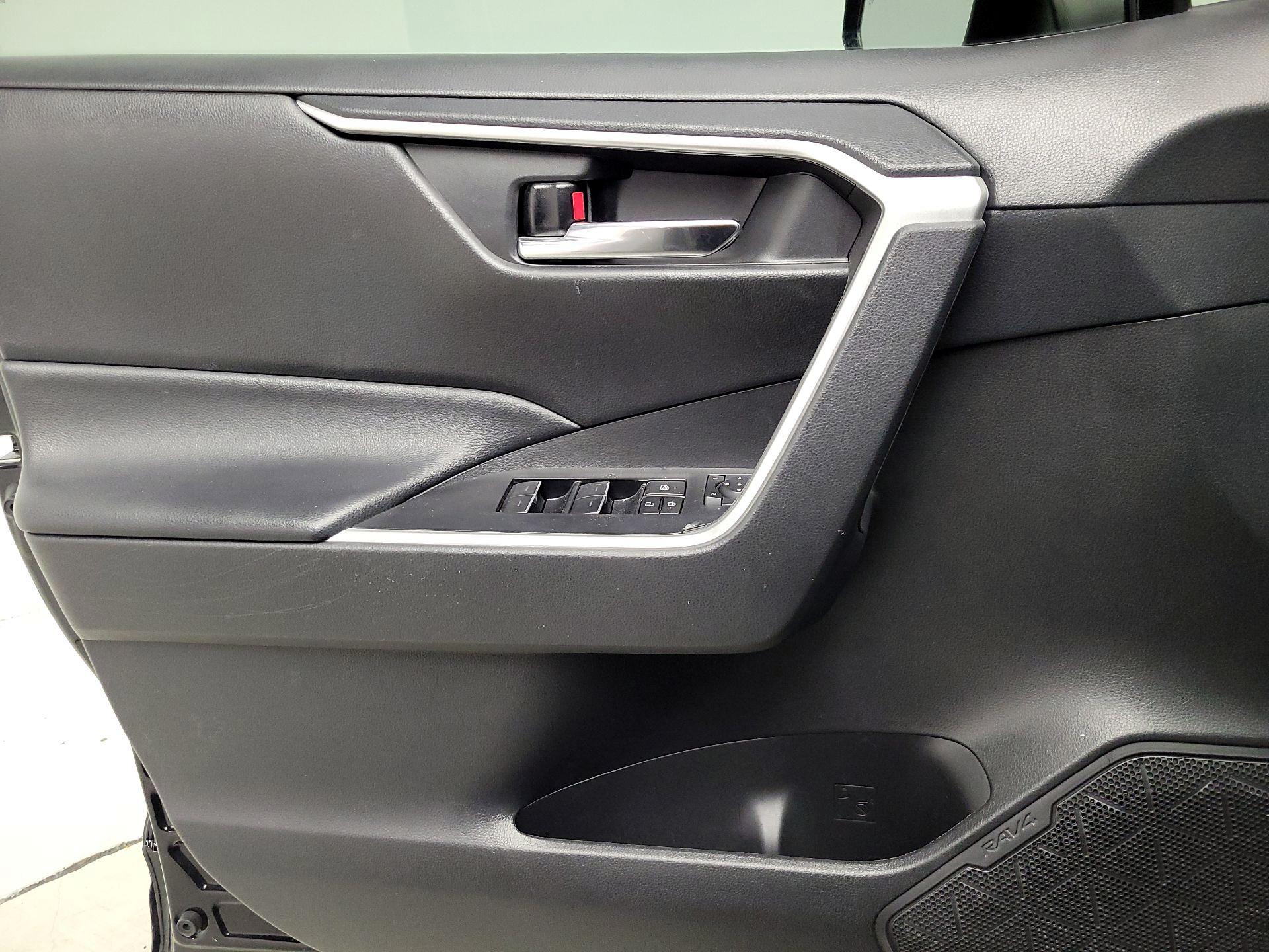 Thumbnail: 2023 Toyota RAV4 - 12