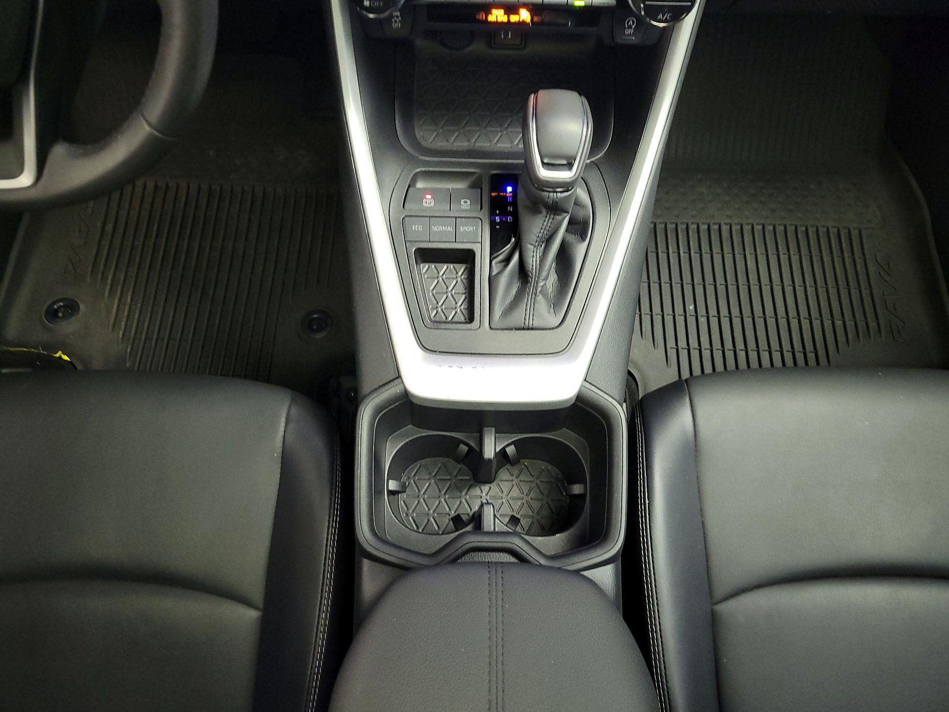 Thumbnail: 2023 Toyota RAV4 - 18