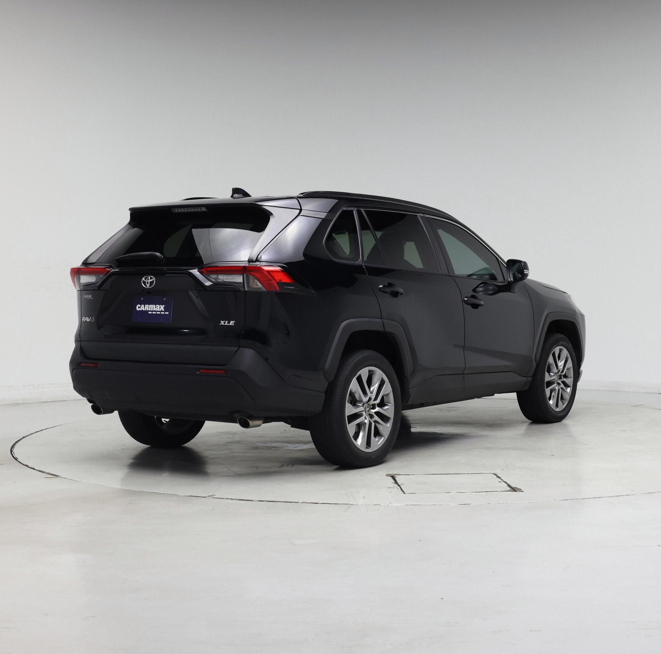 Thumbnail: 2023 Toyota RAV4 - 8