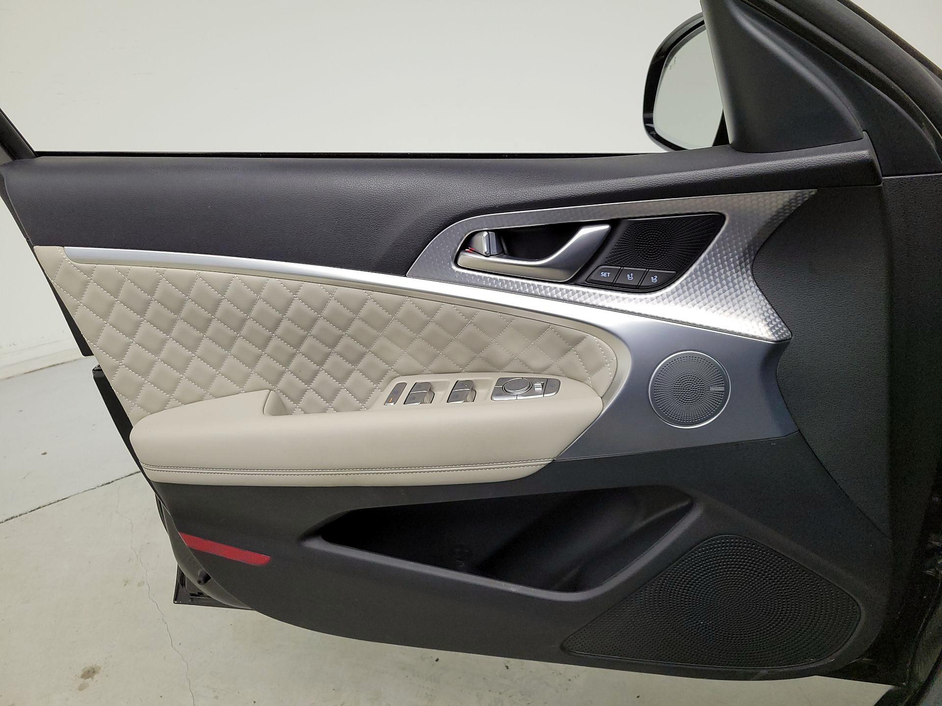 Thumbnail: 2023 Genesis G70 - 12