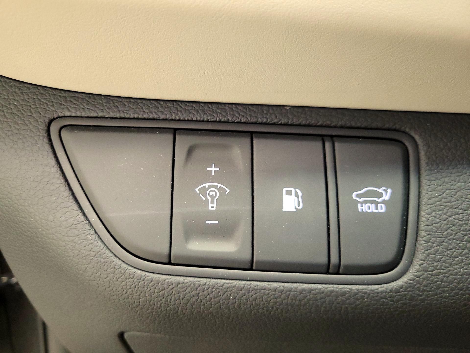 Thumbnail: 2023 Genesis G70 - 13