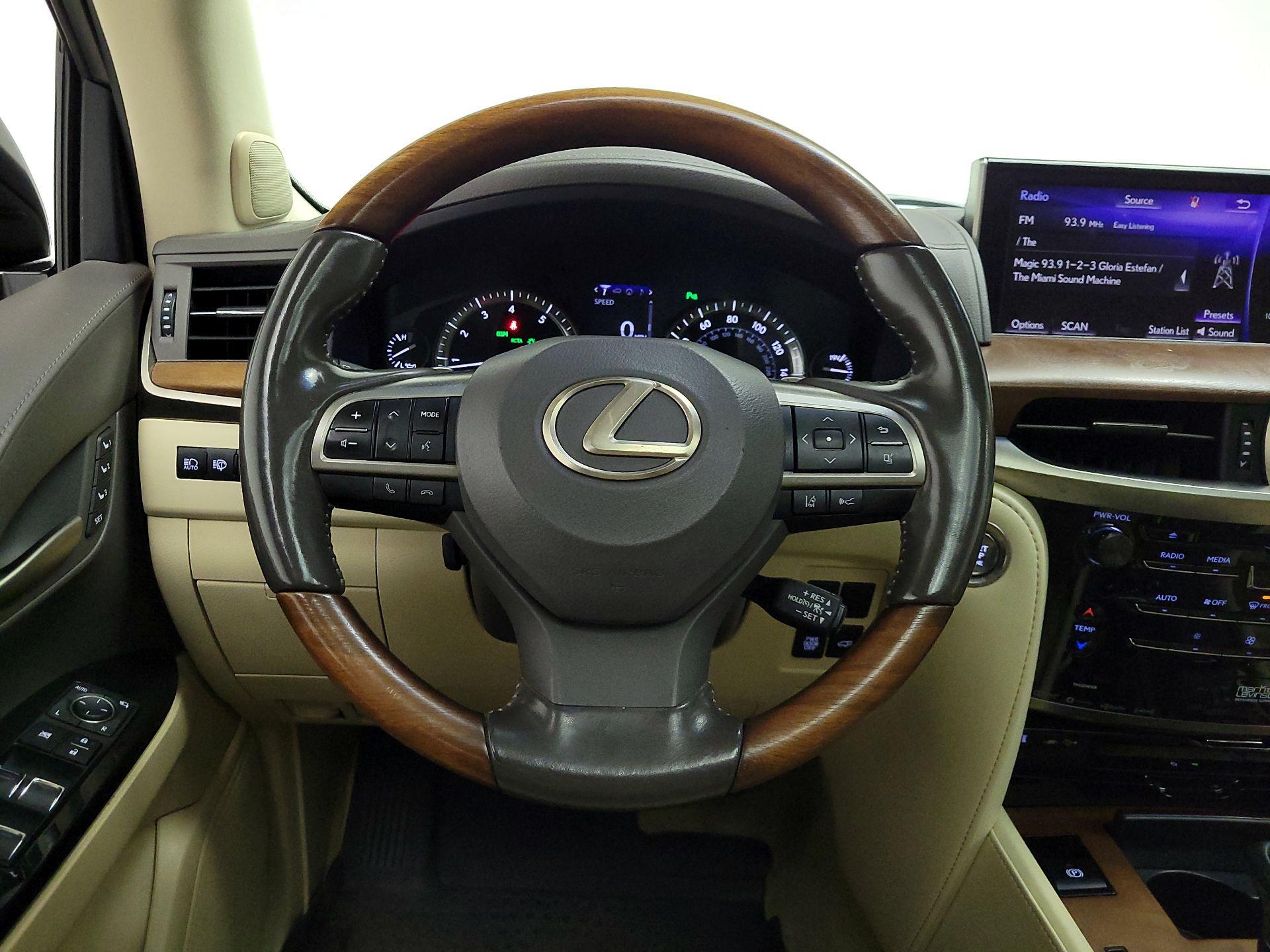 Thumbnail: 2020 Lexus LX - 10