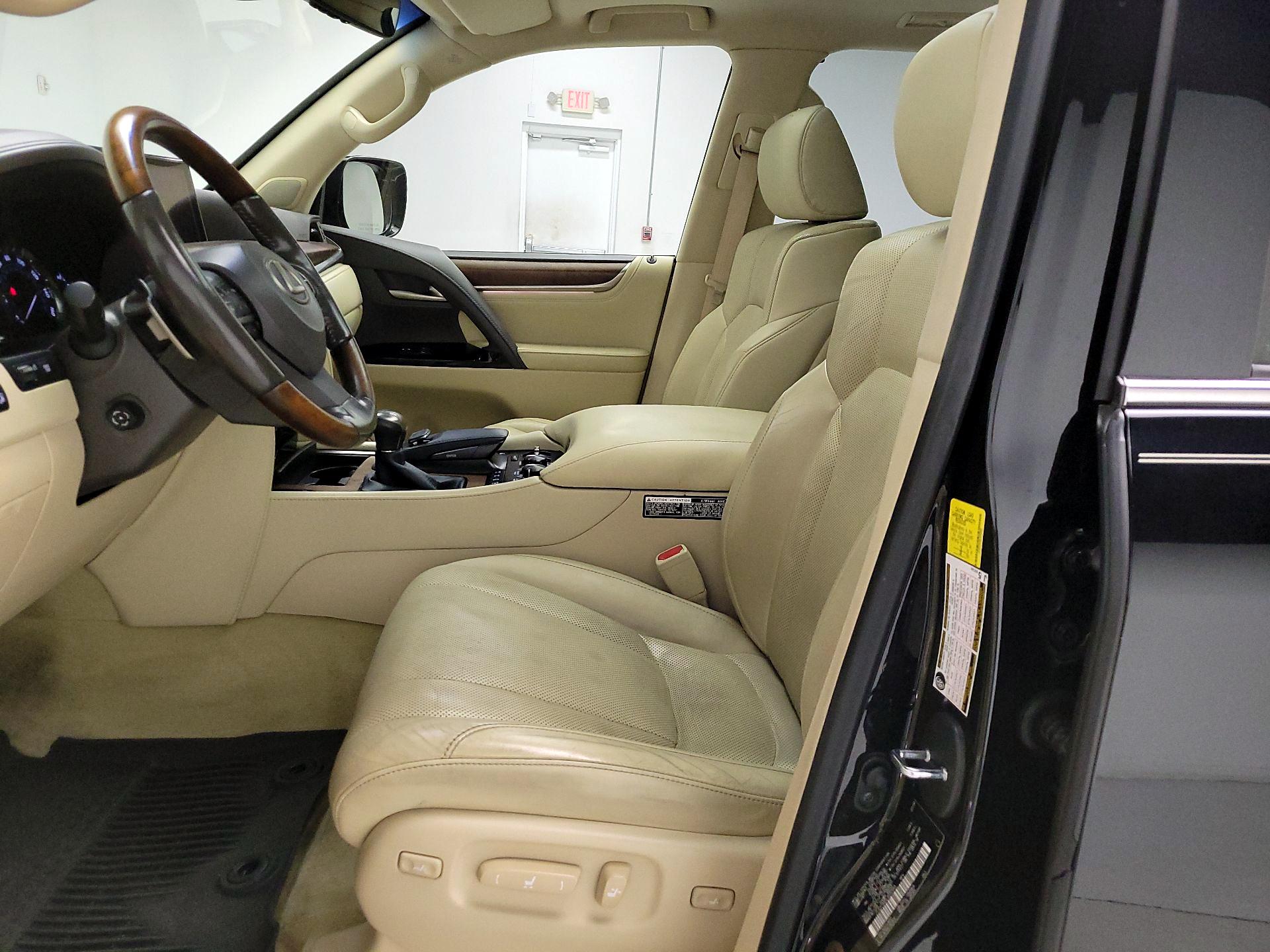 Thumbnail: 2020 Lexus LX - 11