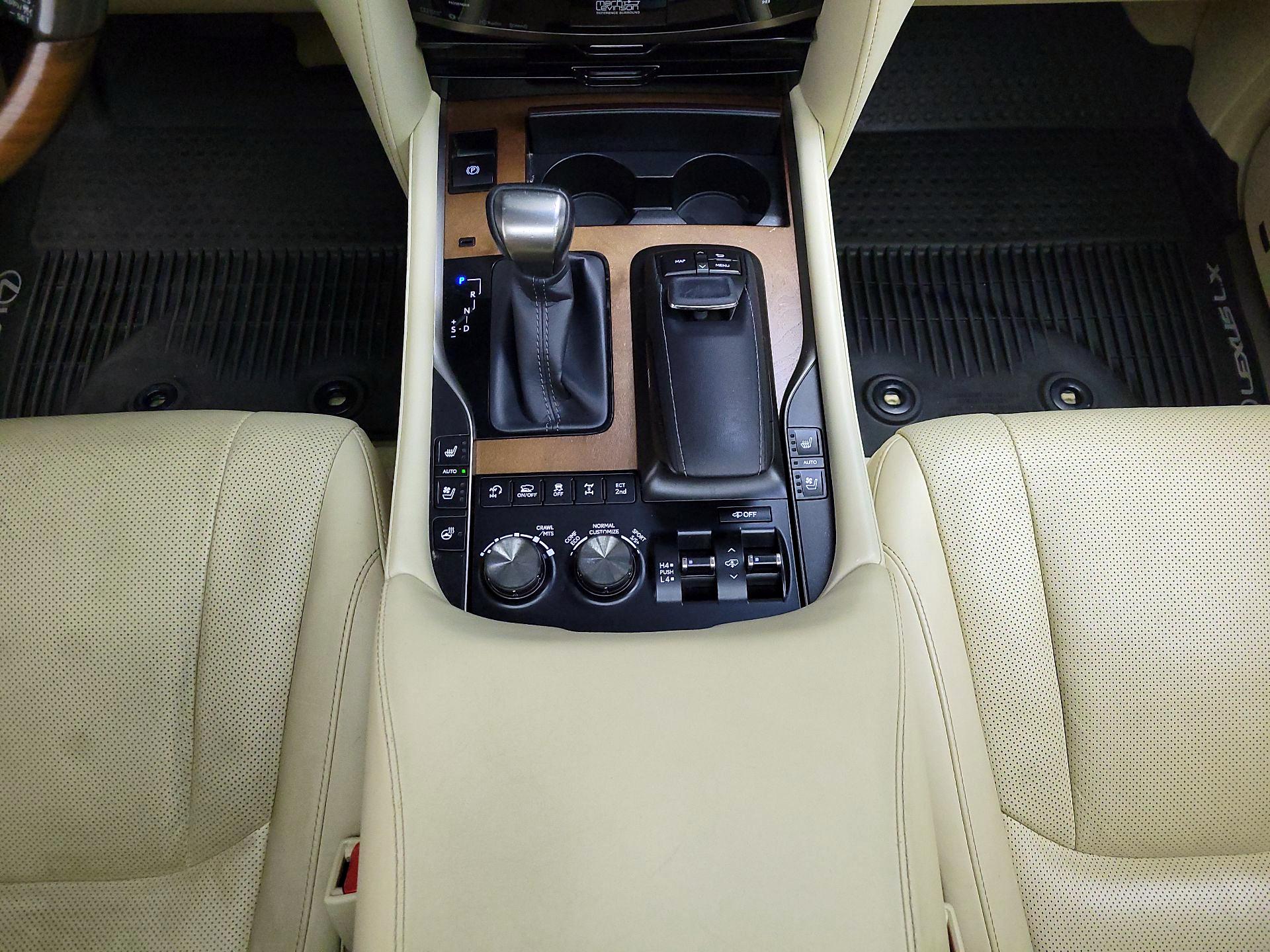 Thumbnail: 2020 Lexus LX - 18