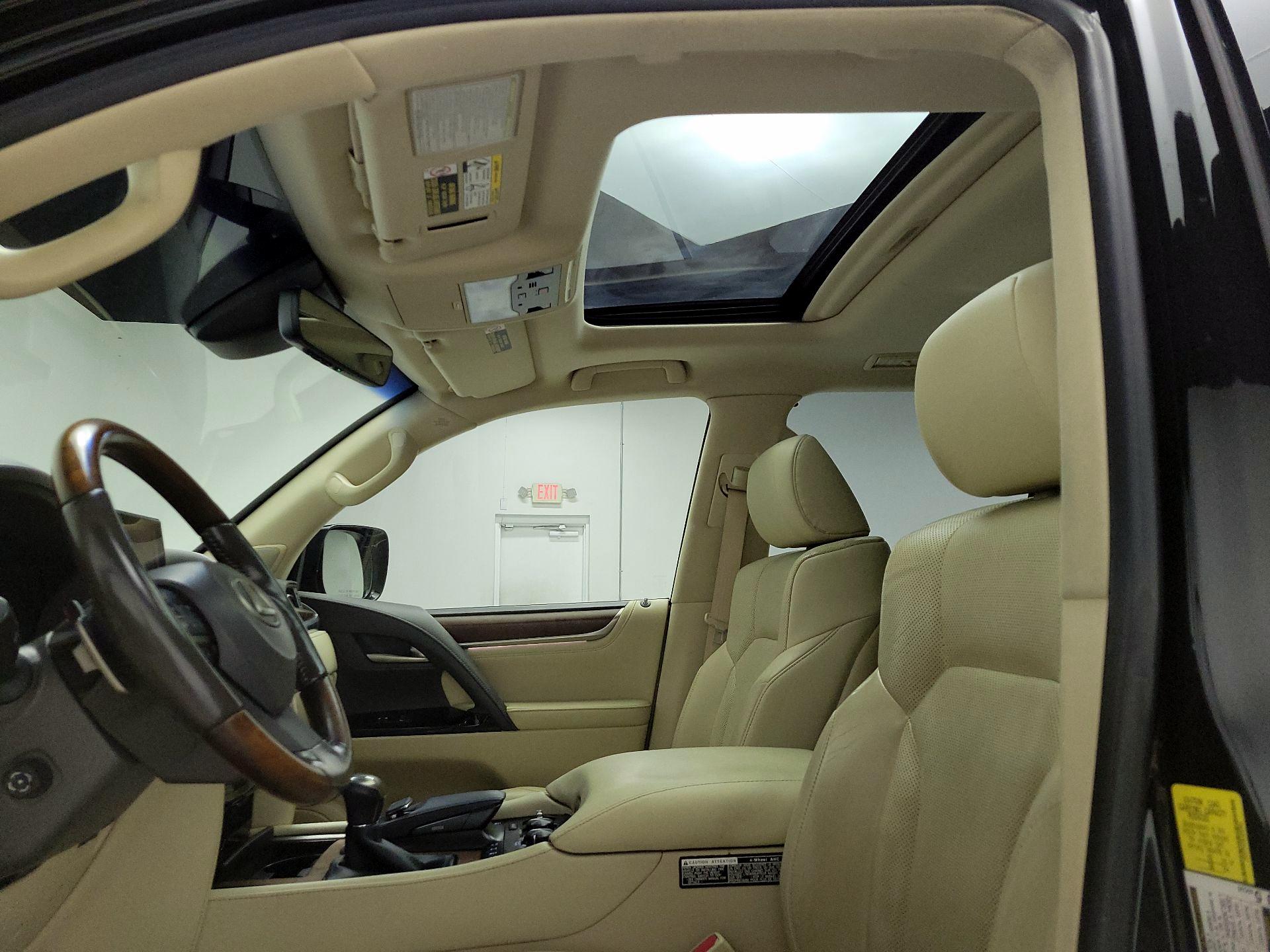 Thumbnail: 2020 Lexus LX - 20