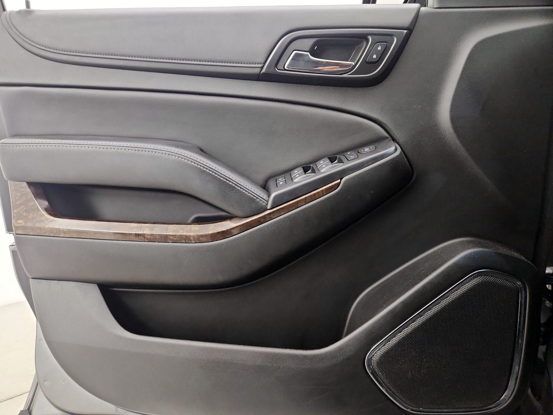 Thumbnail: 2020 Chevrolet Tahoe - 12