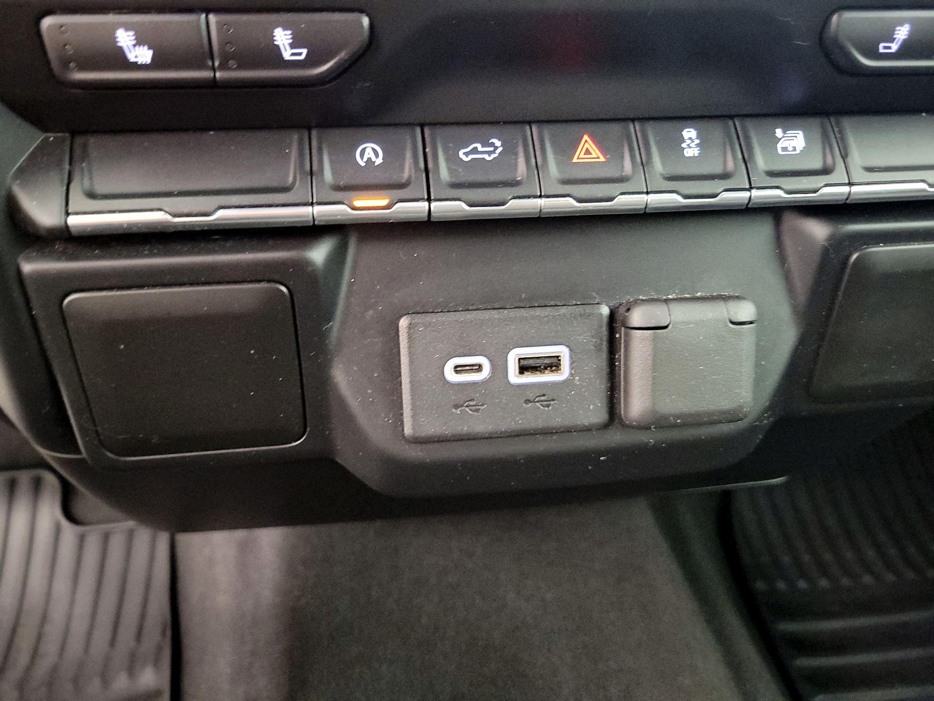 Thumbnail: 2019 Chevrolet Silverado 1500 - 18