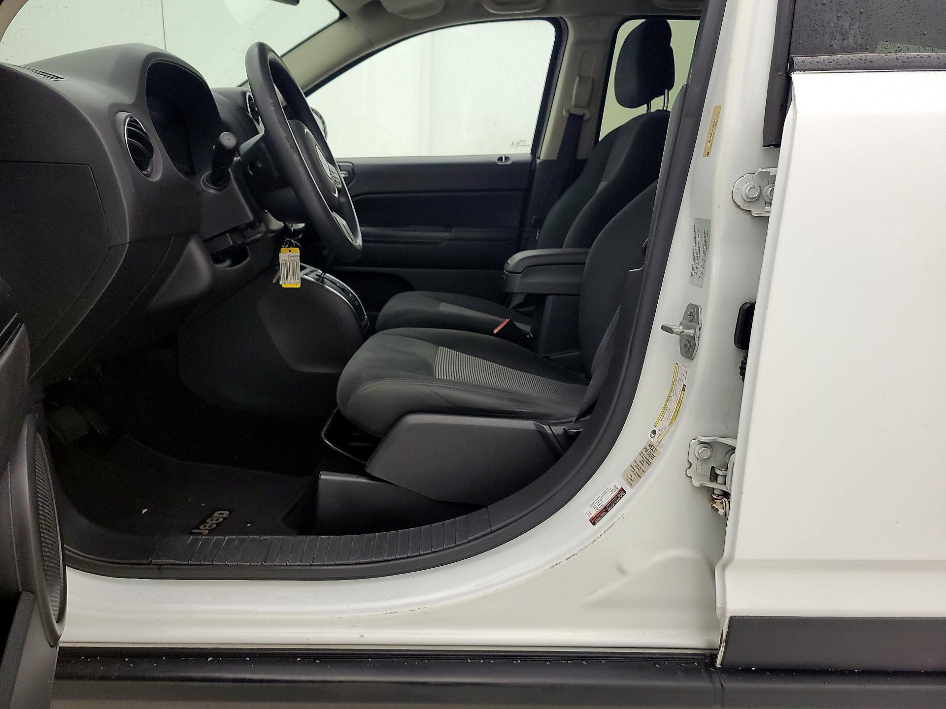 Thumbnail: 2016 Jeep Compass - 11