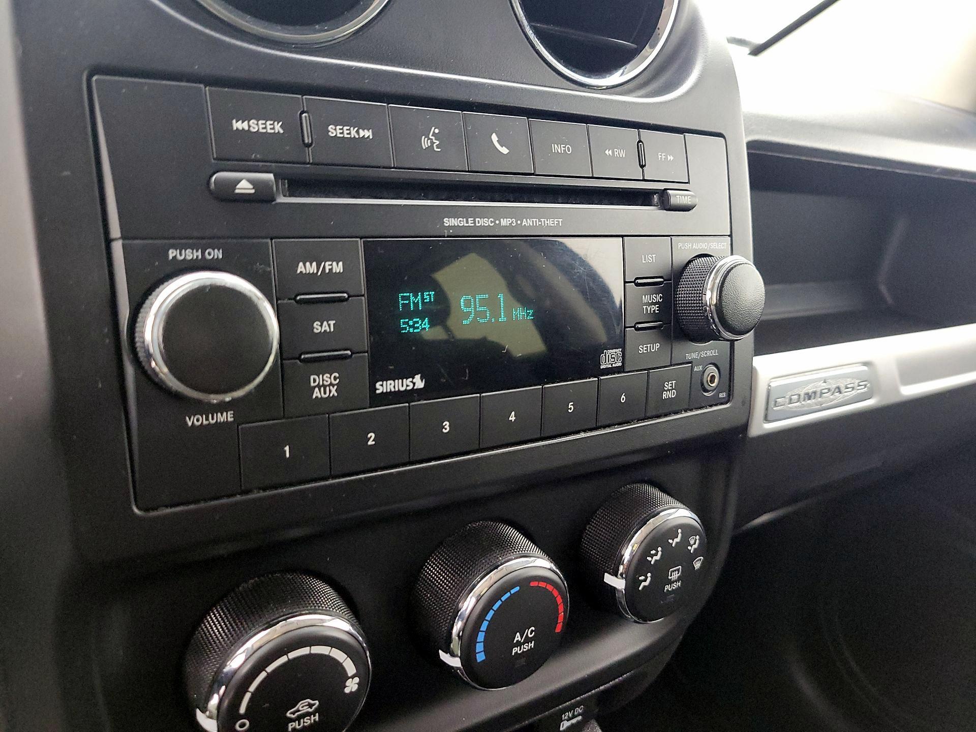 Thumbnail: 2016 Jeep Compass - 13