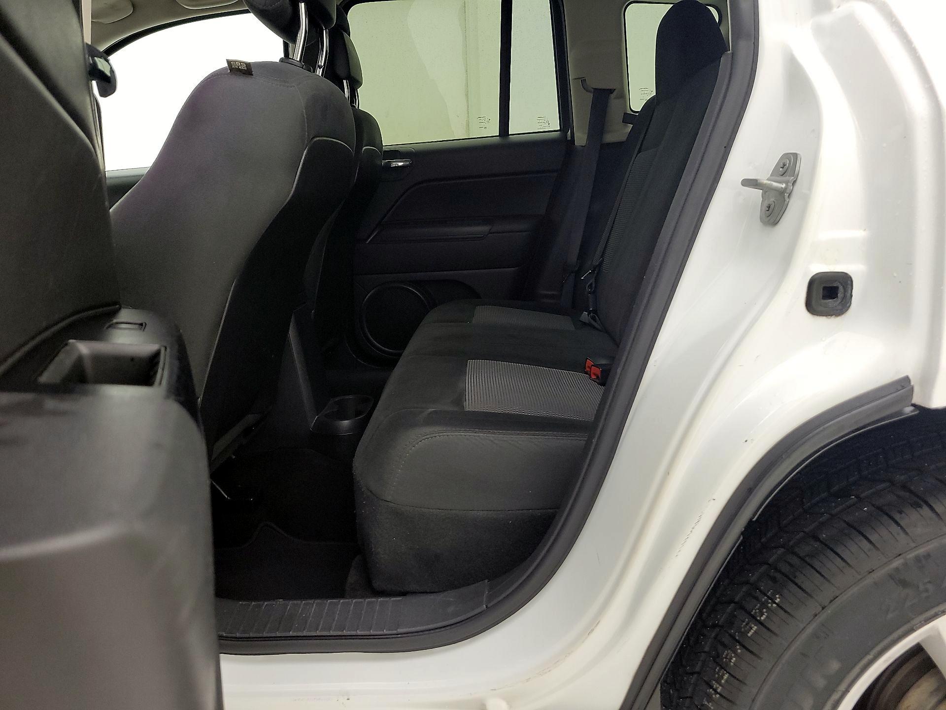 Thumbnail: 2016 Jeep Compass - 17