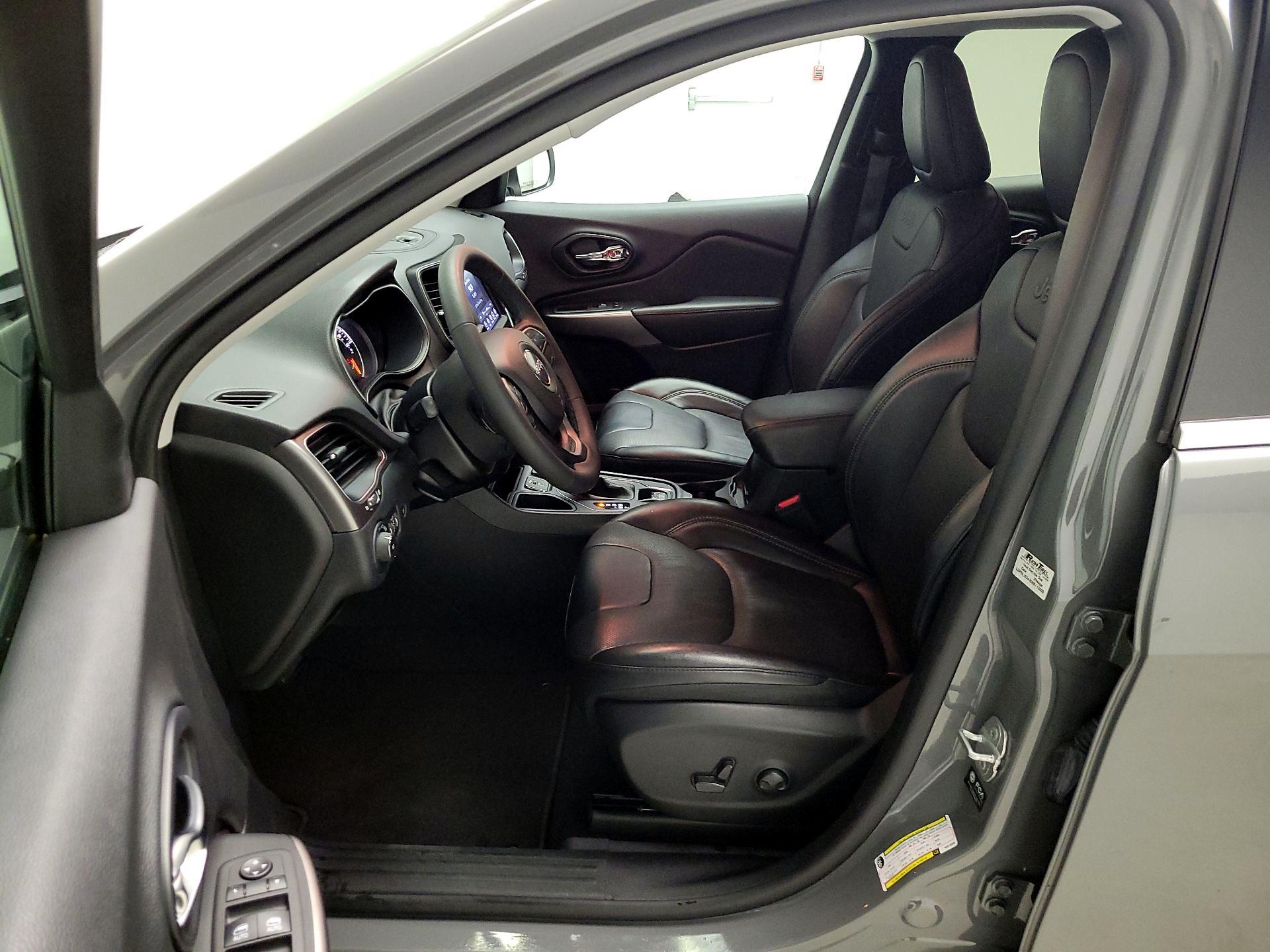 Thumbnail: 2022 Jeep Cherokee - 11