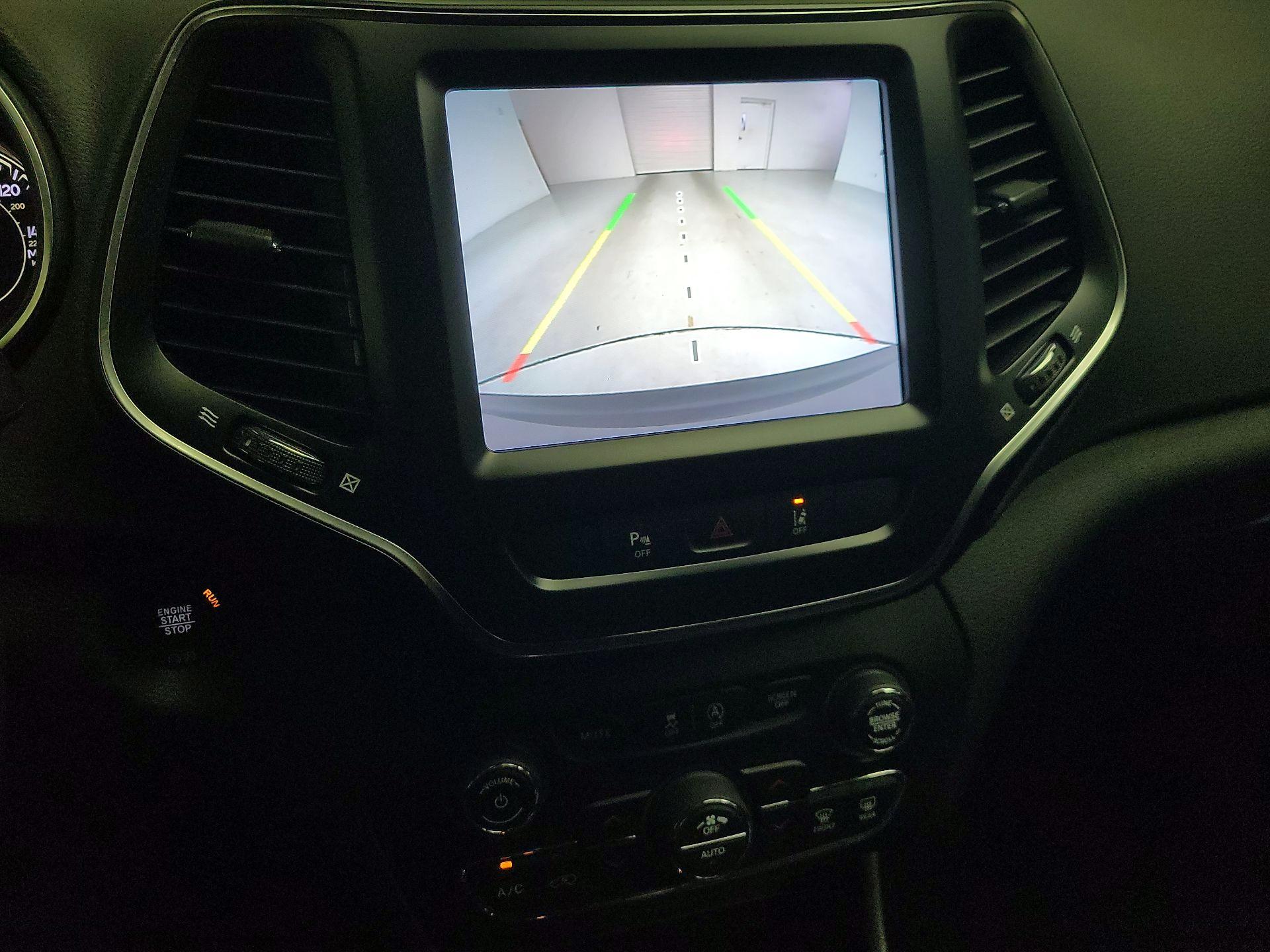 Thumbnail: 2022 Jeep Cherokee - 14