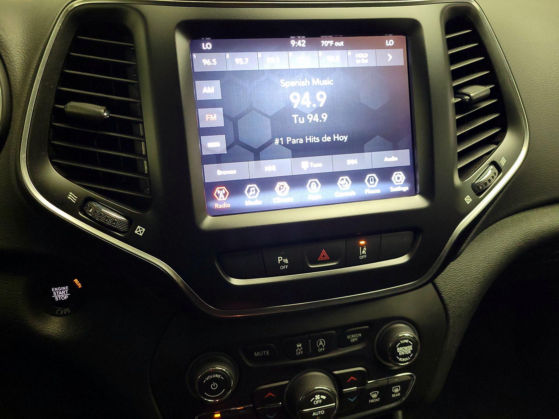 Thumbnail: 2022 Jeep Cherokee - 15