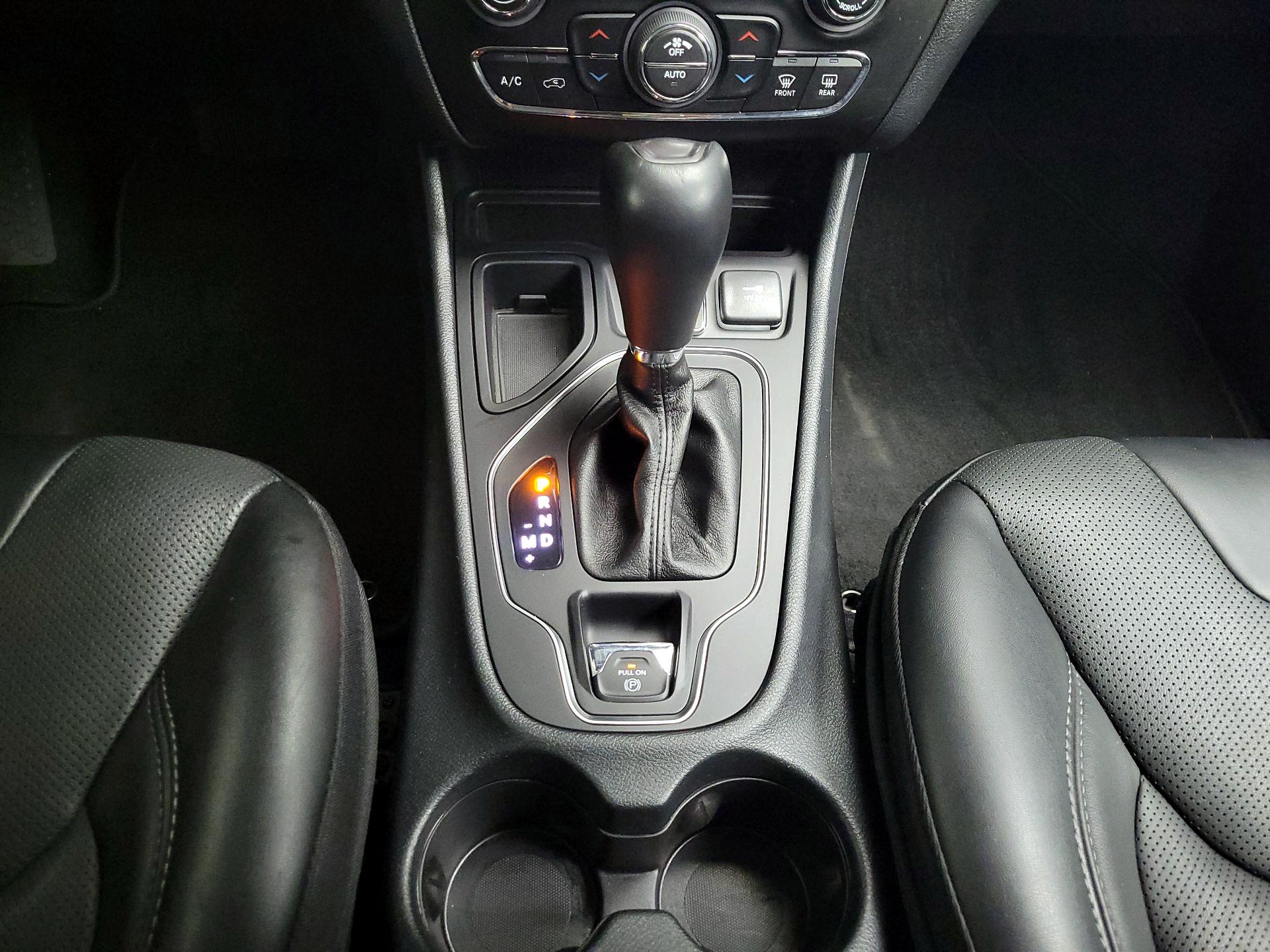 Thumbnail: 2022 Jeep Cherokee - 17