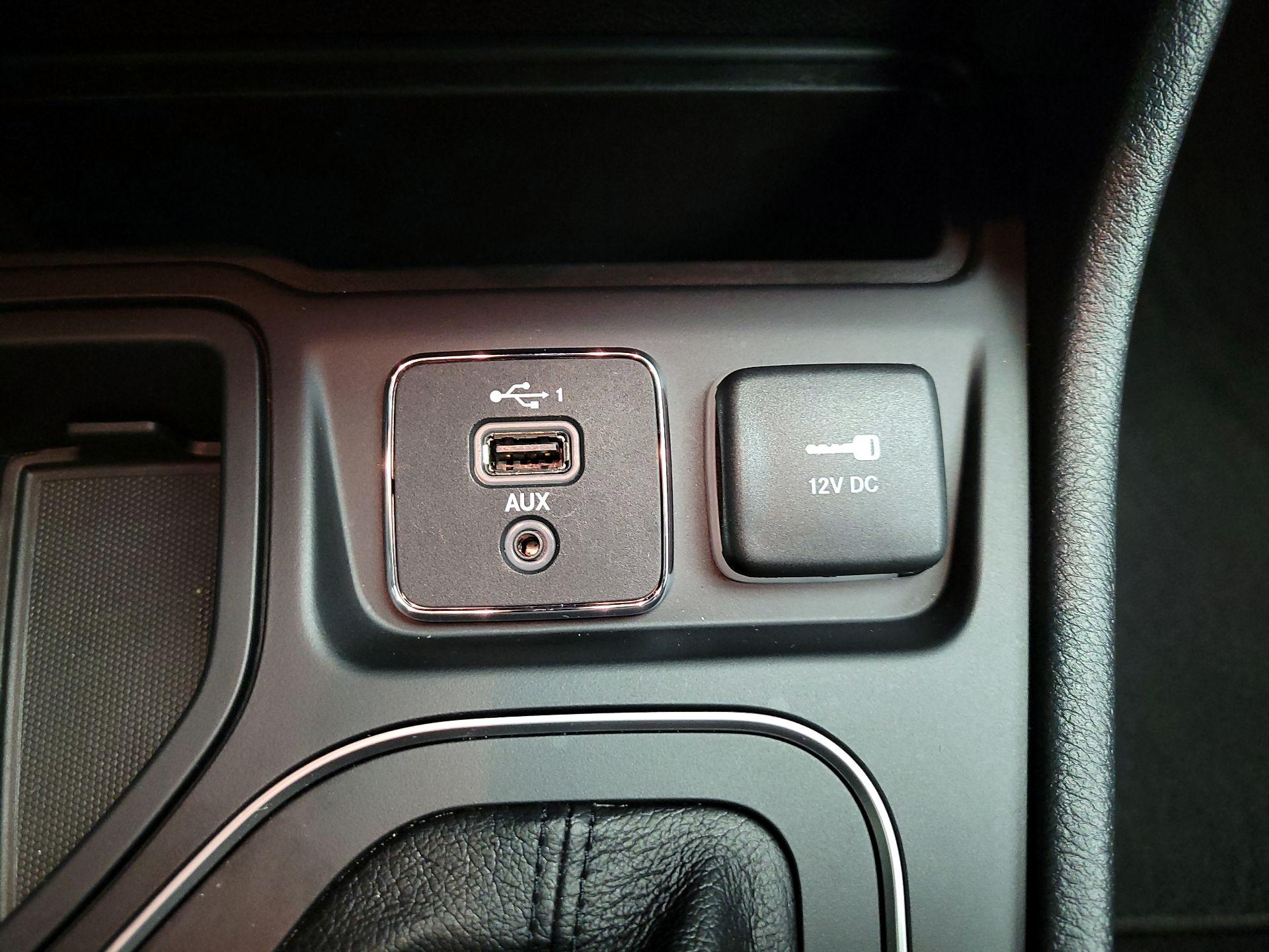 Thumbnail: 2022 Jeep Cherokee - 18