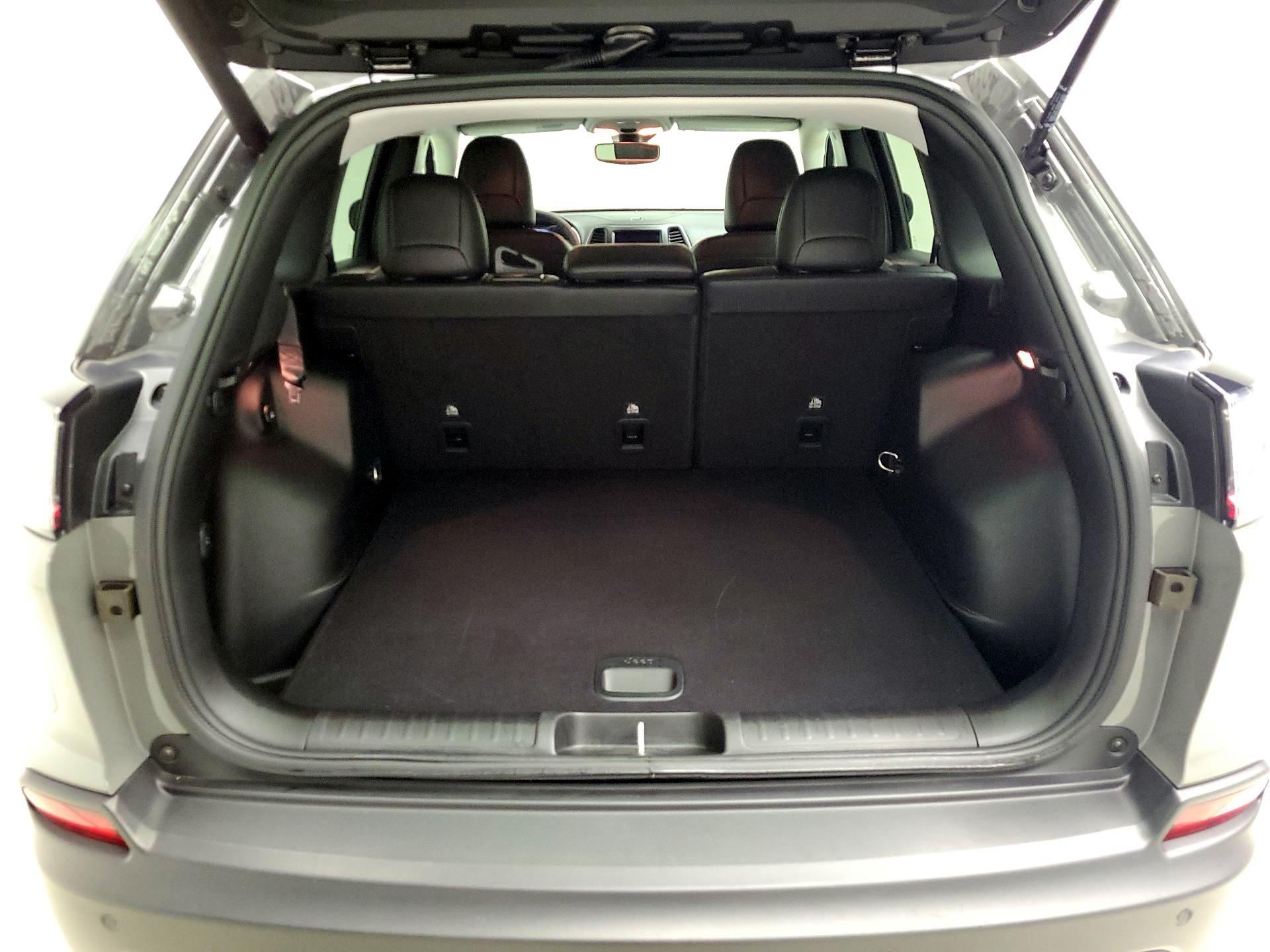 Thumbnail: 2022 Jeep Cherokee - 20