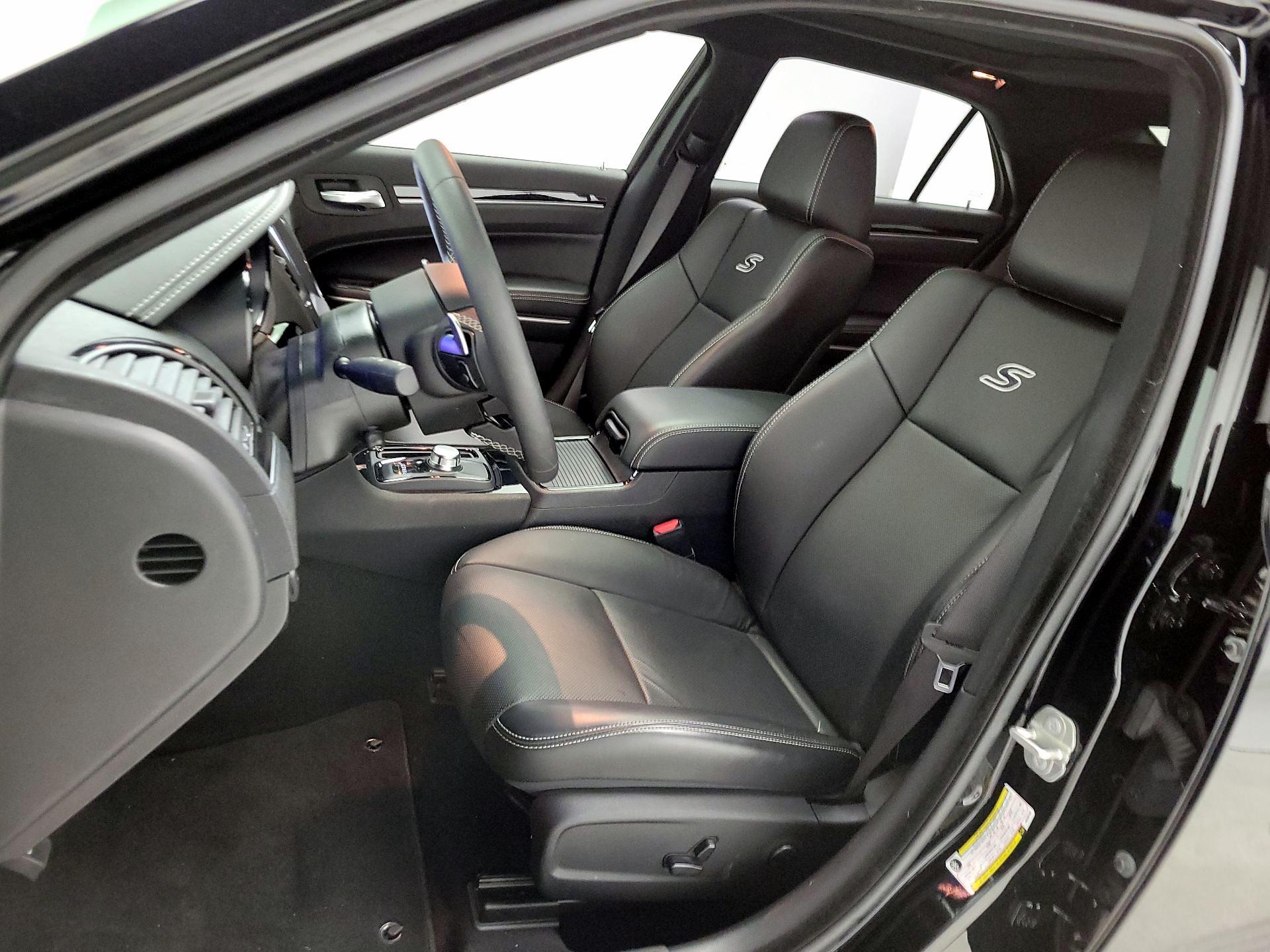 Thumbnail: 2023 Chrysler 300 - 11