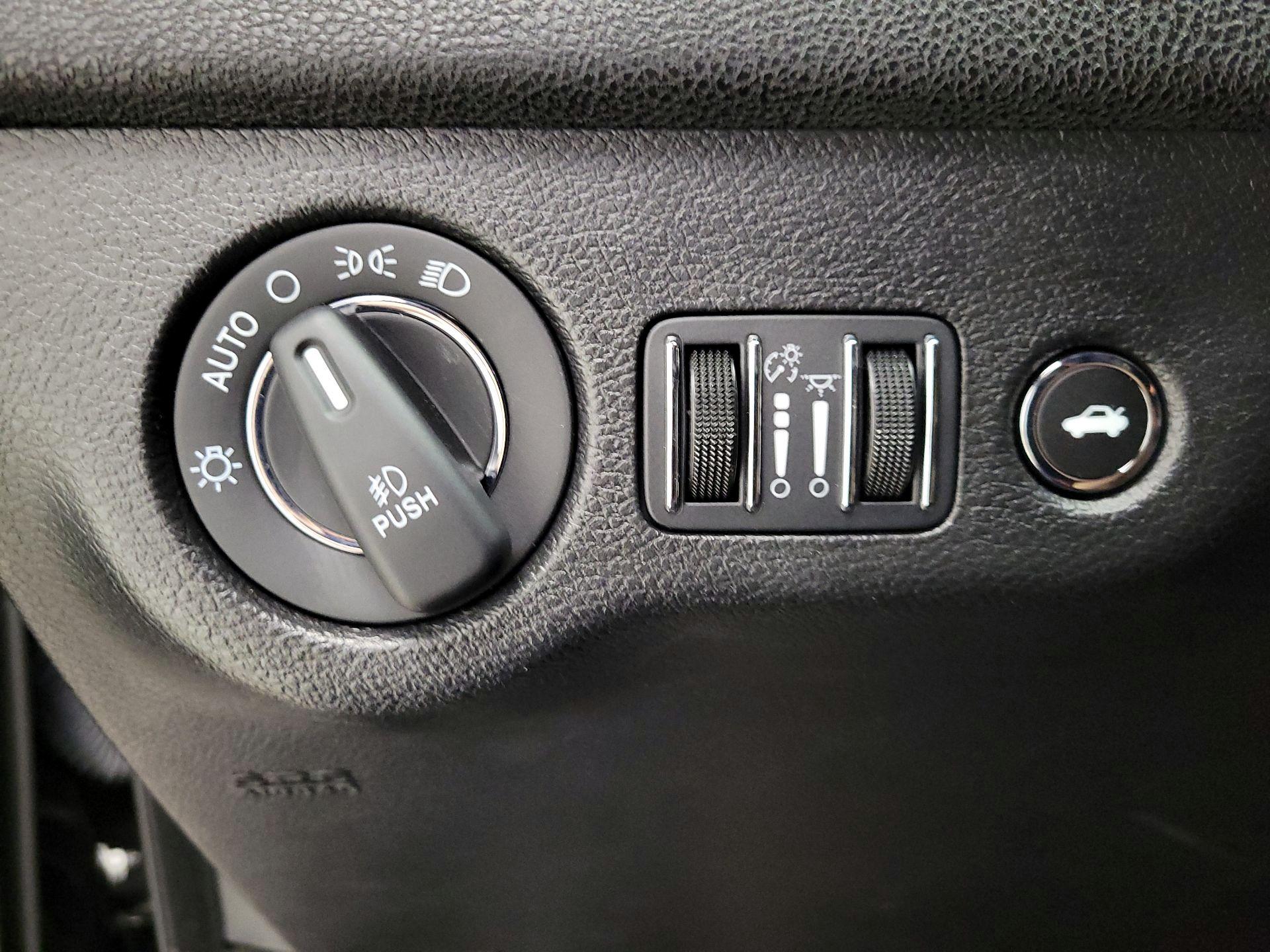 Thumbnail: 2023 Chrysler 300 - 13