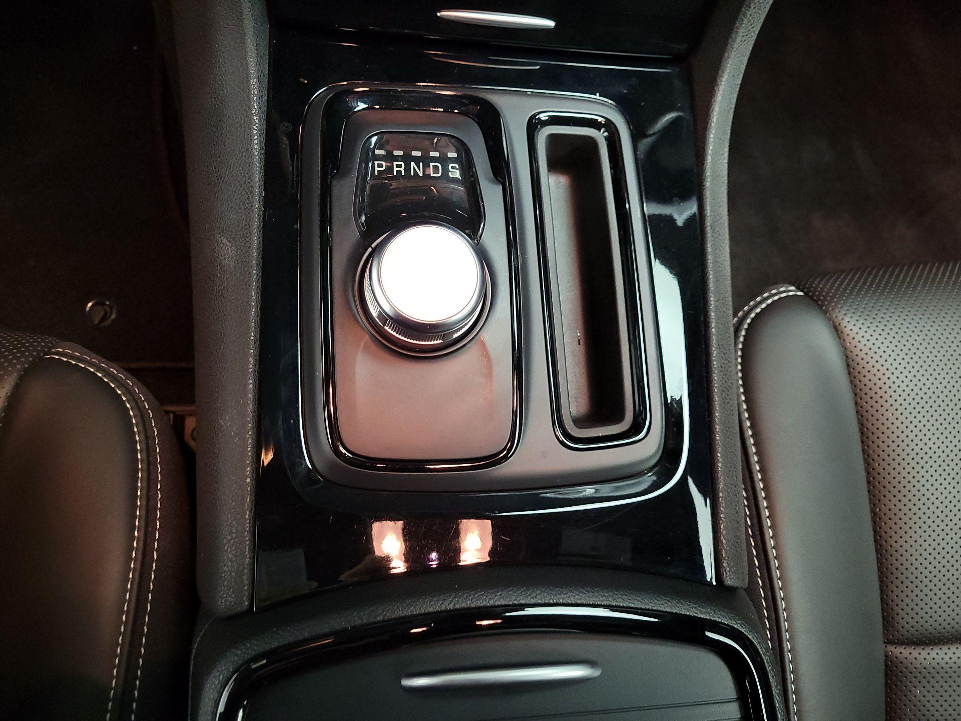 Thumbnail: 2023 Chrysler 300 - 18