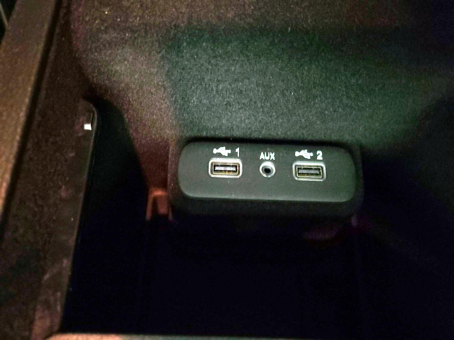 Thumbnail: 2023 Chrysler 300 - 19