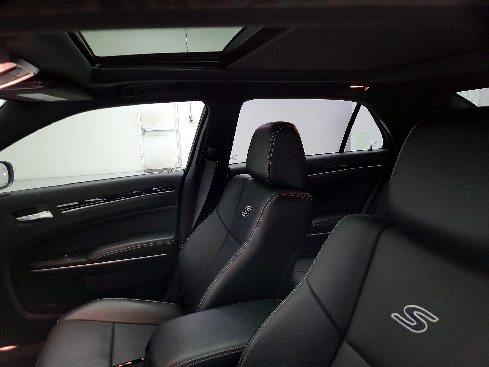 Thumbnail: 2023 Chrysler 300 - 20