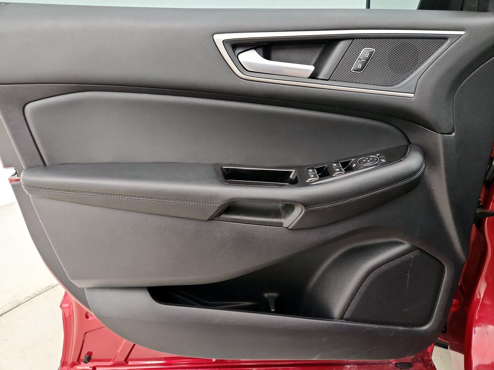 Thumbnail: 2020 Ford Edge - 12