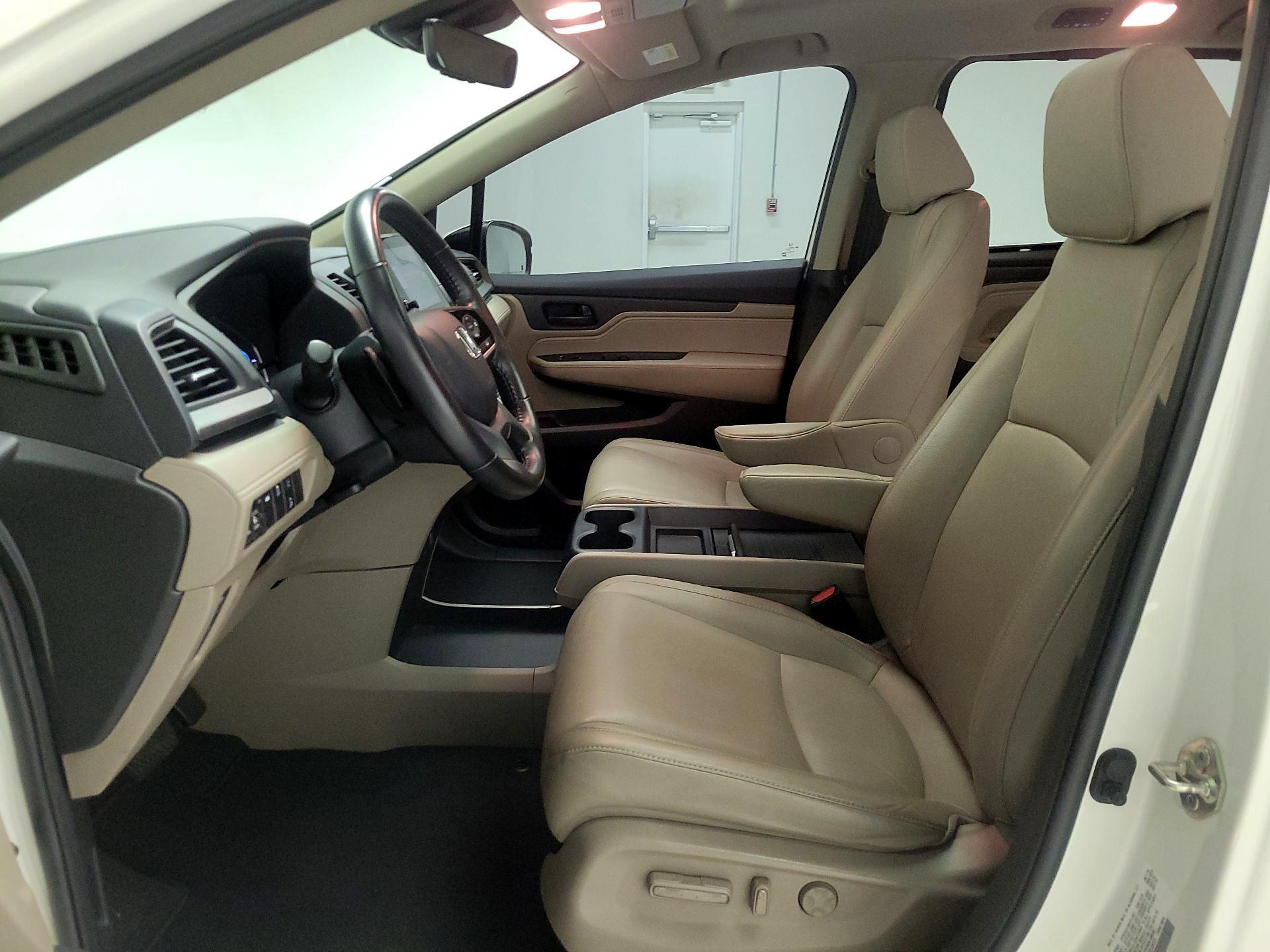 Thumbnail: 2019 Honda Odyssey - 11