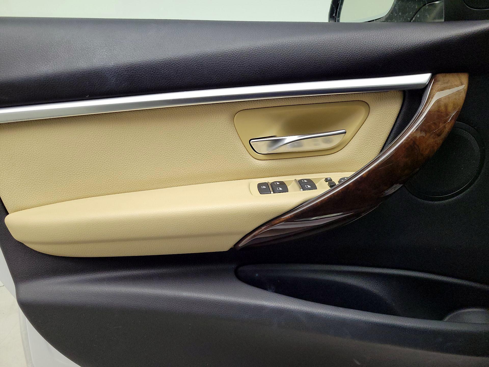 Thumbnail: 2018 BMW 3 Series - 12