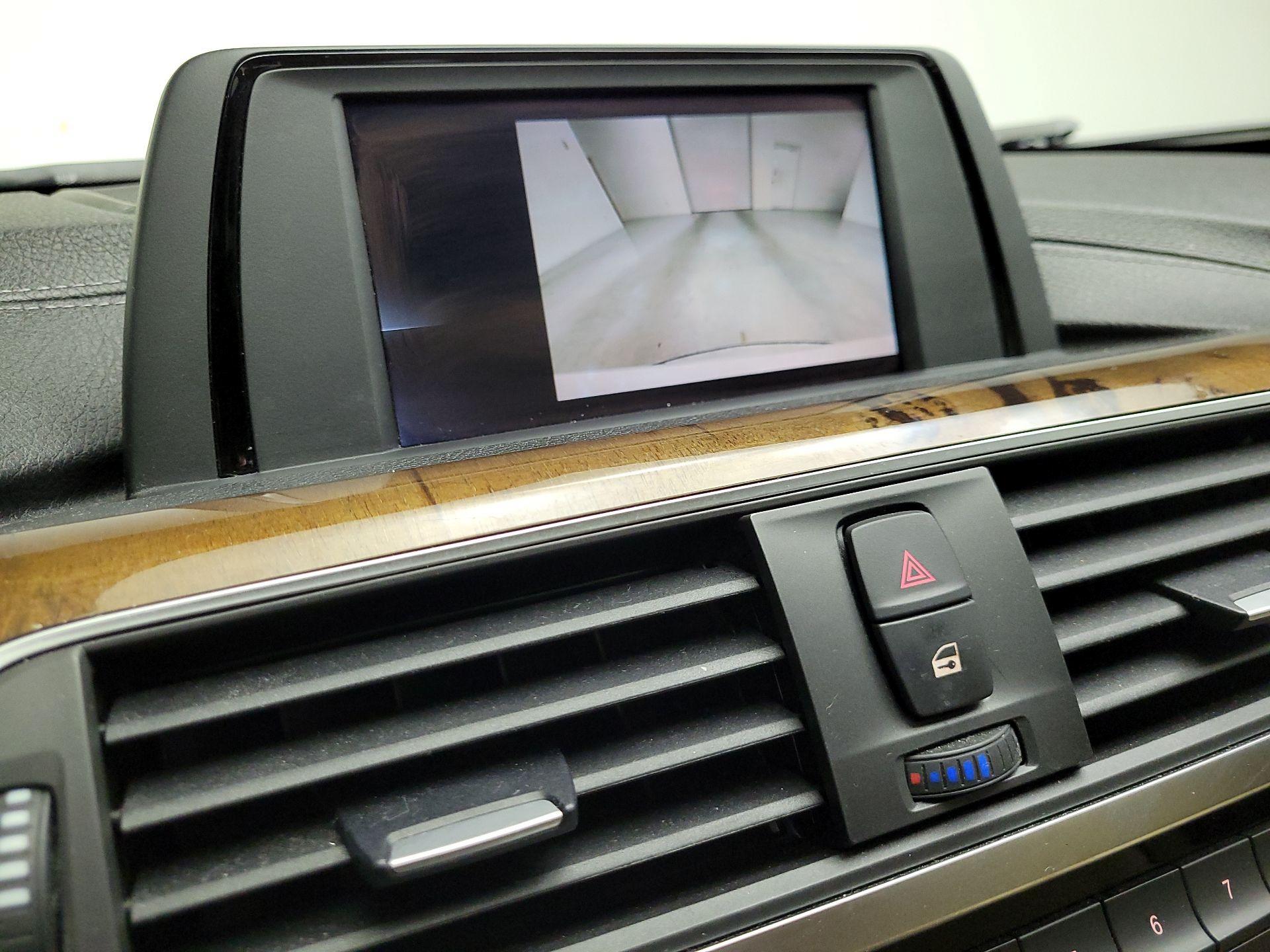 Thumbnail: 2018 BMW 3 Series - 14