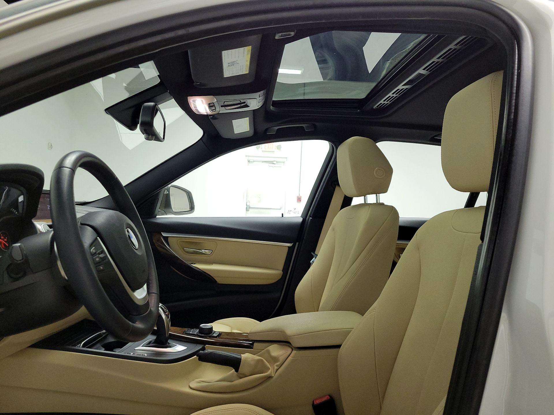 Thumbnail: 2018 BMW 3 Series - 19