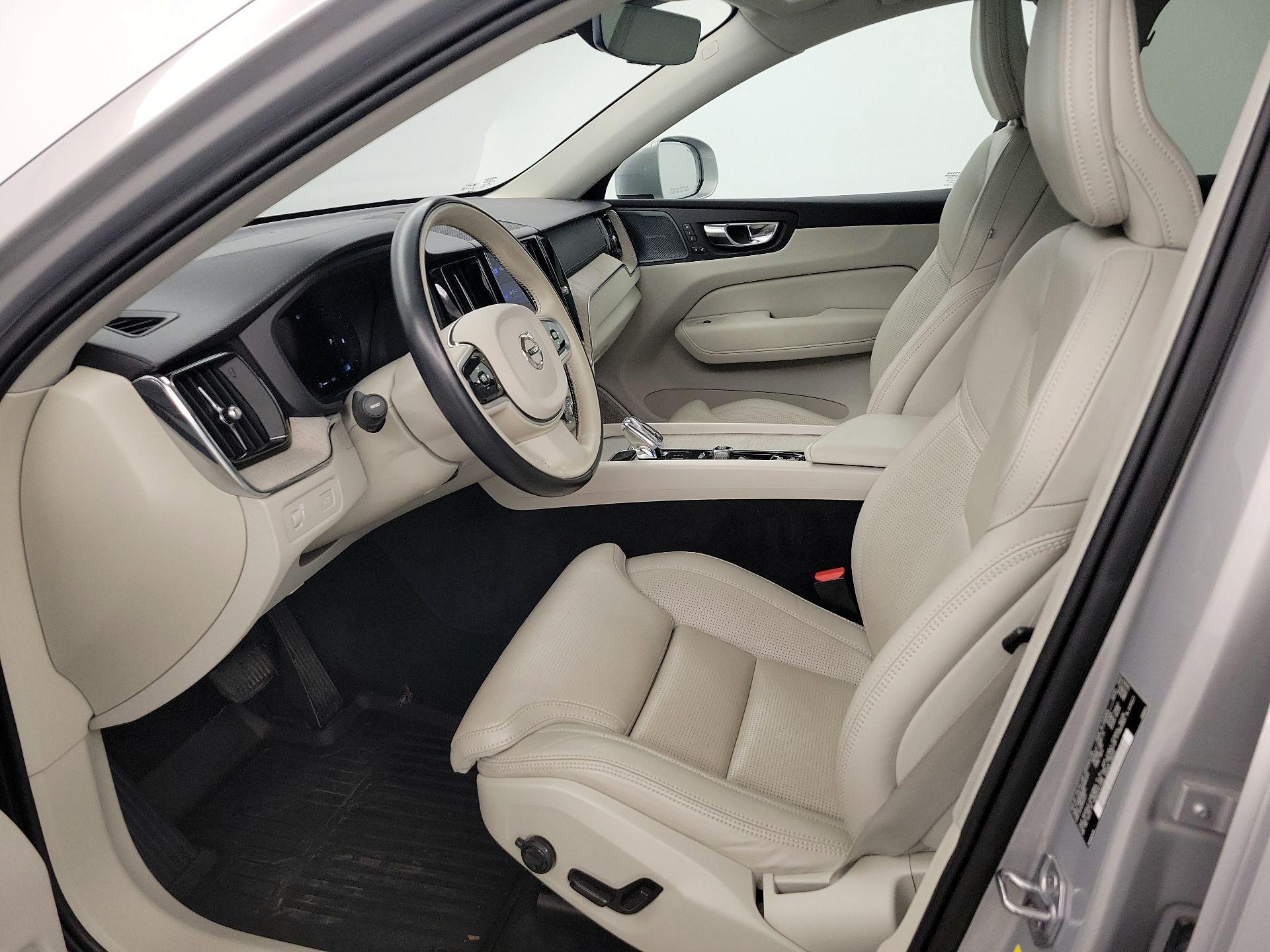 Thumbnail: 2022 Volvo XC60 - 11