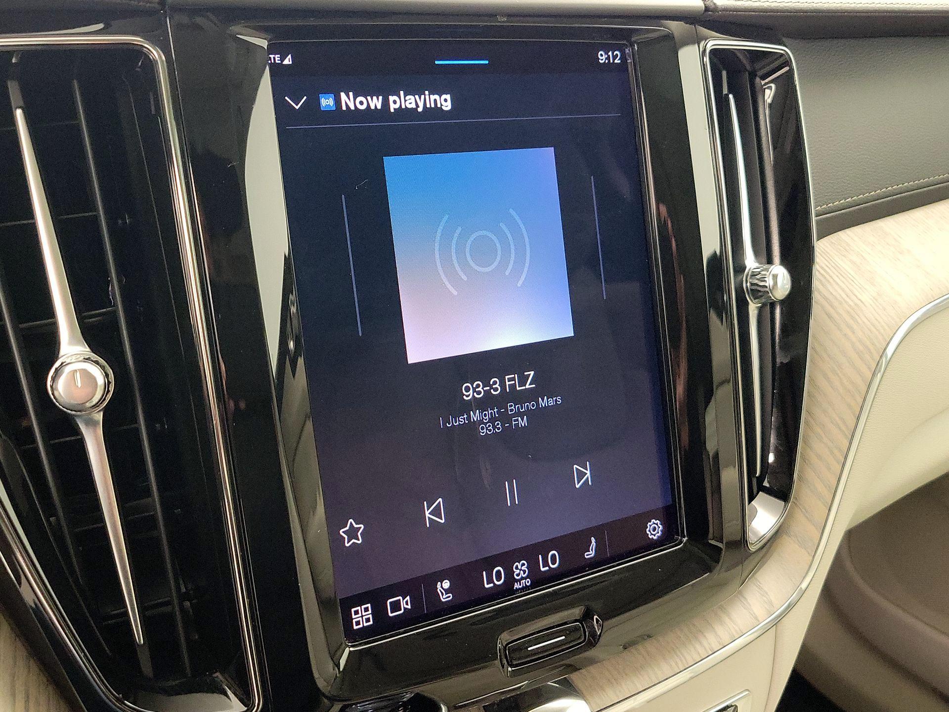 Thumbnail: 2022 Volvo XC60 - 15