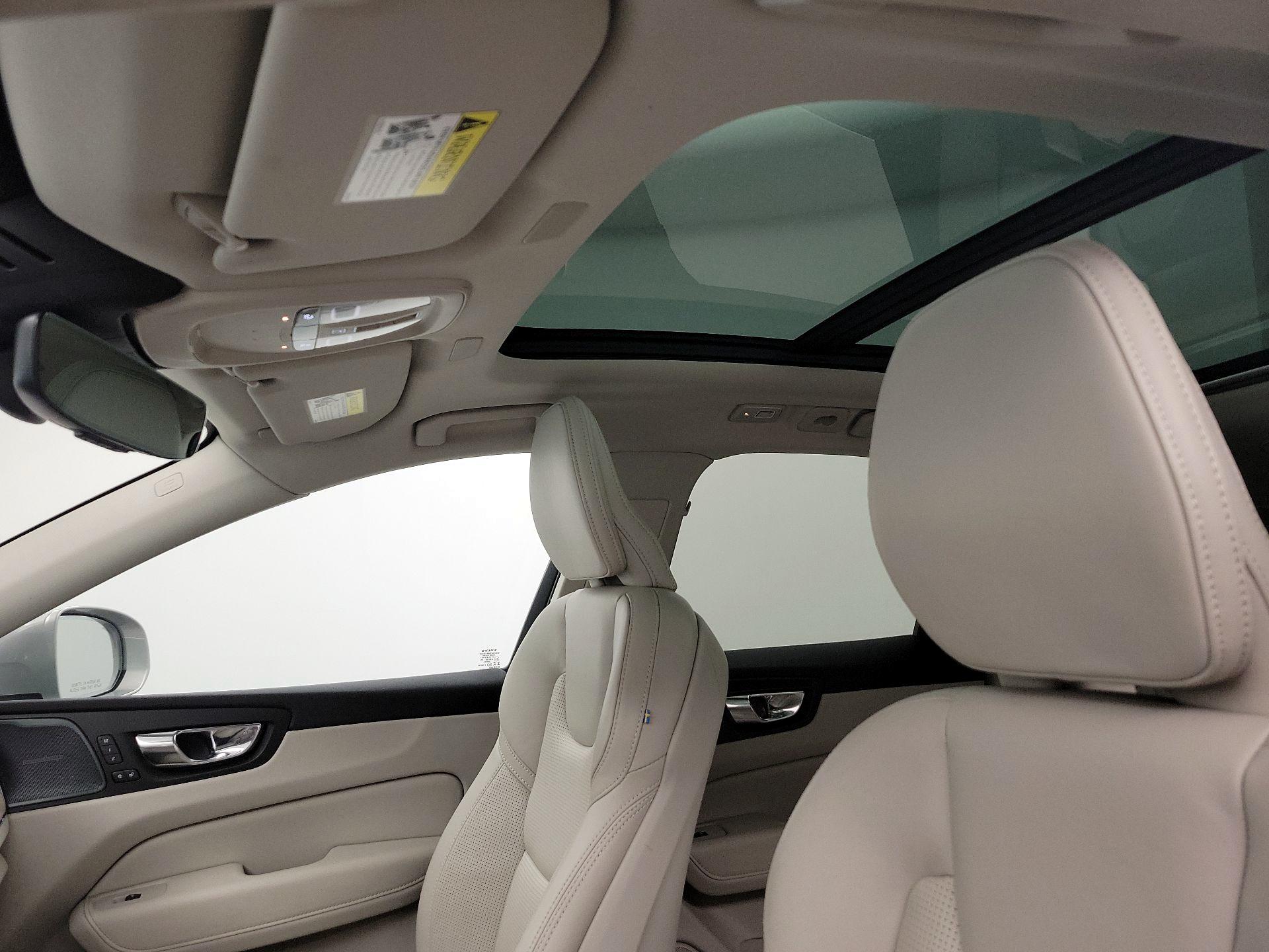 Thumbnail: 2022 Volvo XC60 - 19