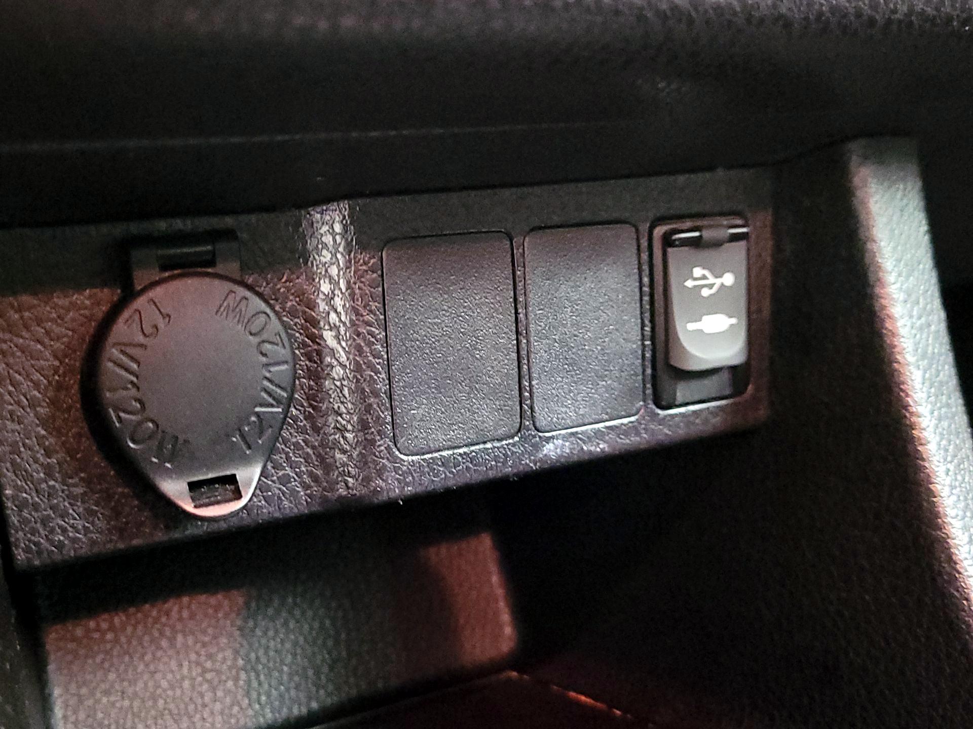 Thumbnail: 2018 Toyota Corolla - 18