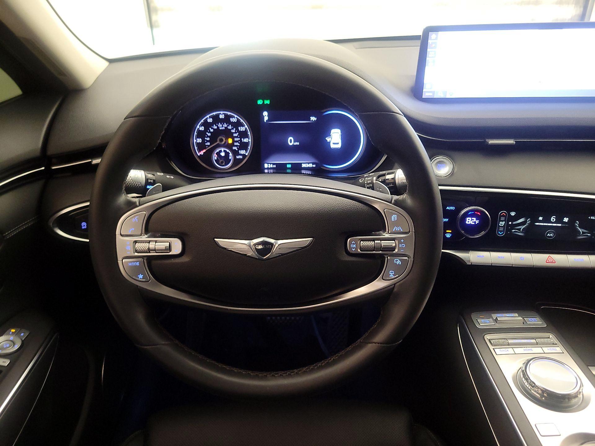 Thumbnail: 2022 Genesis GV70 - 10