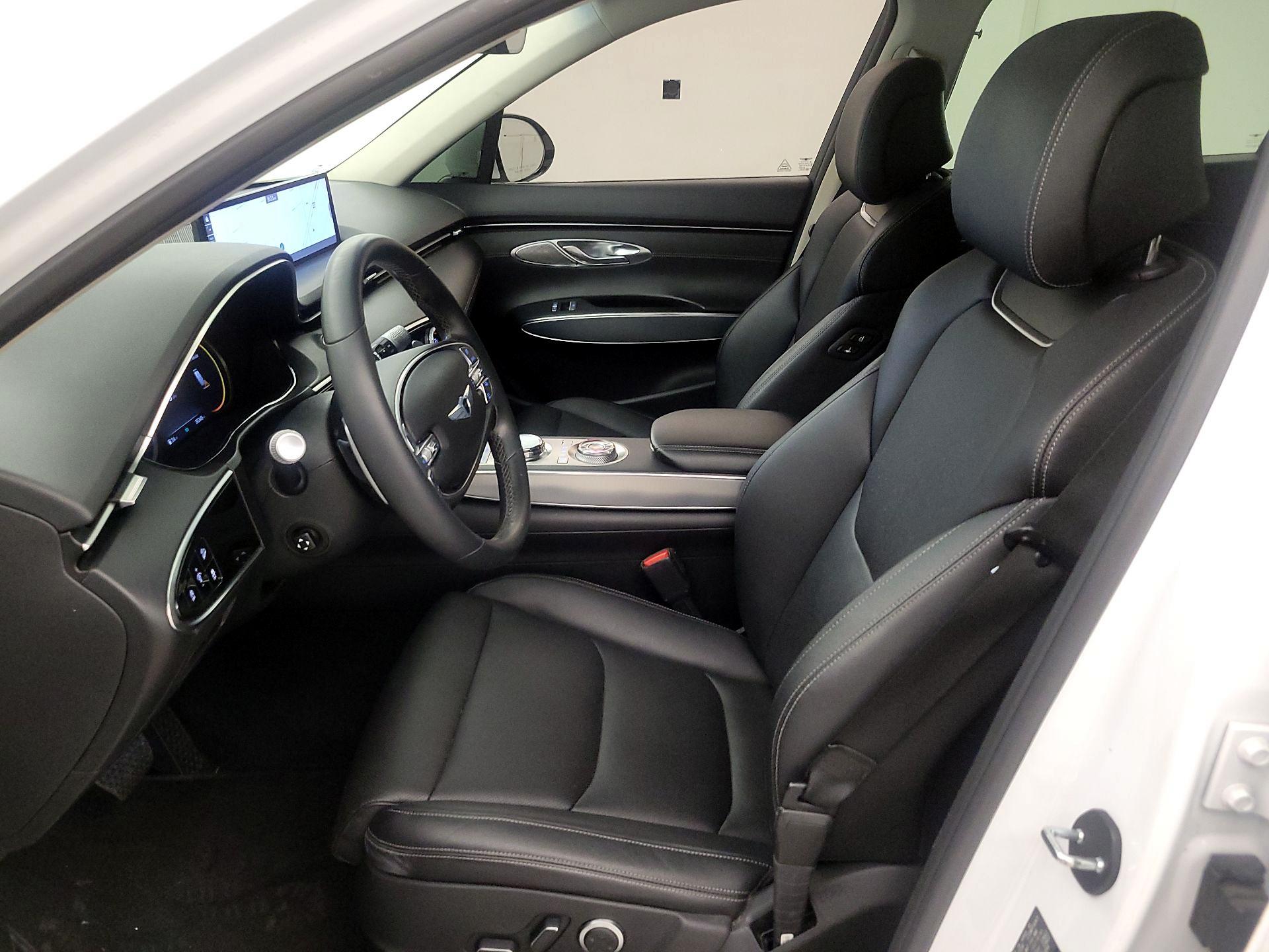 Thumbnail: 2022 Genesis GV70 - 11