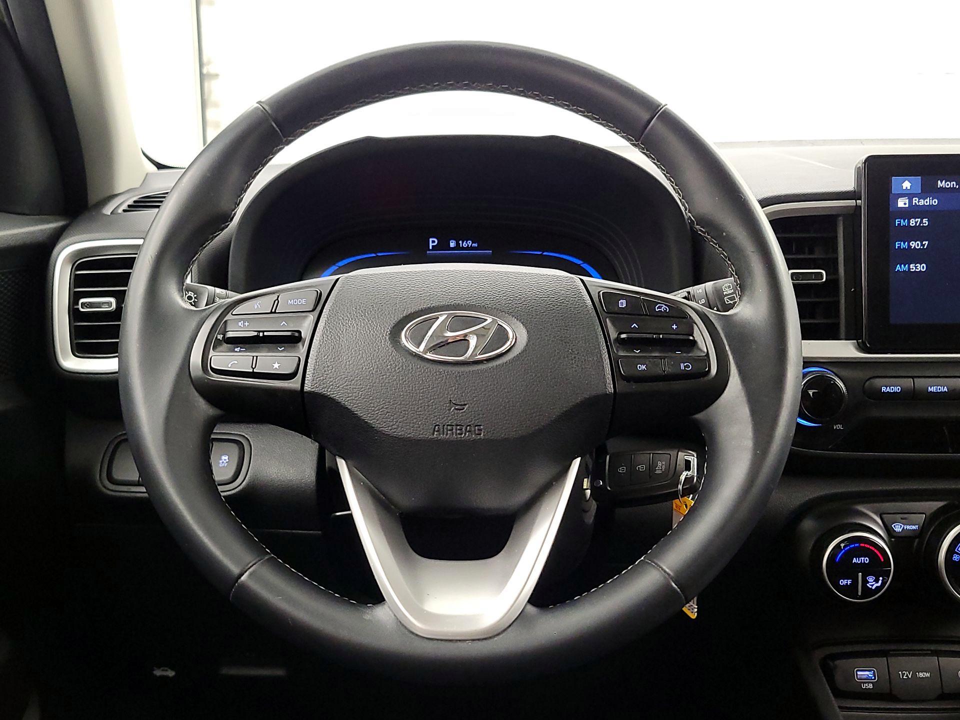 Thumbnail: 2023 Hyundai Venue - 10