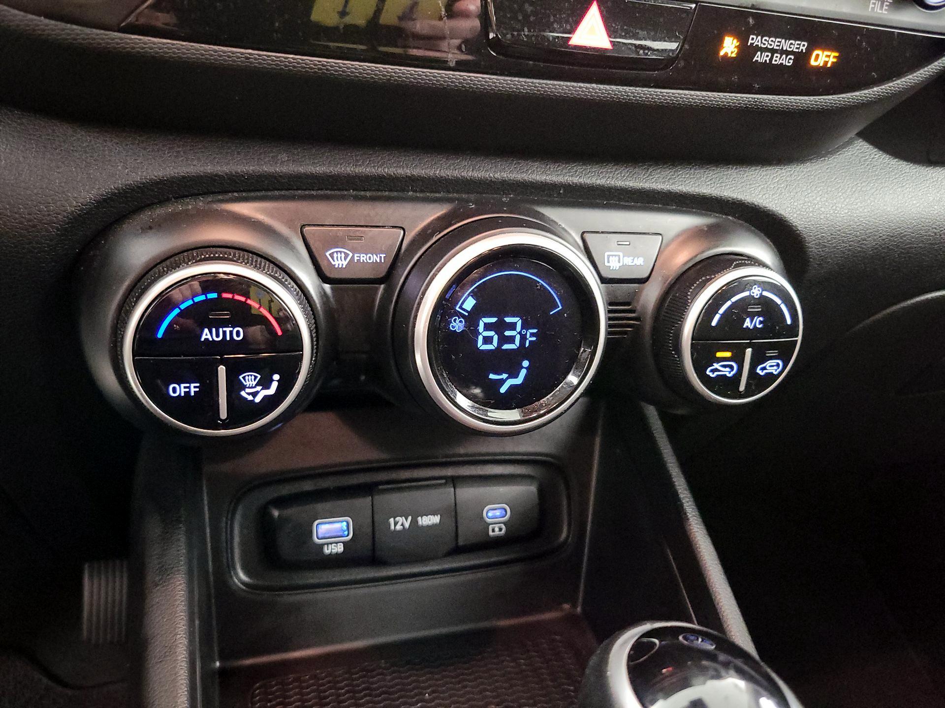 Thumbnail: 2023 Hyundai Venue - 16