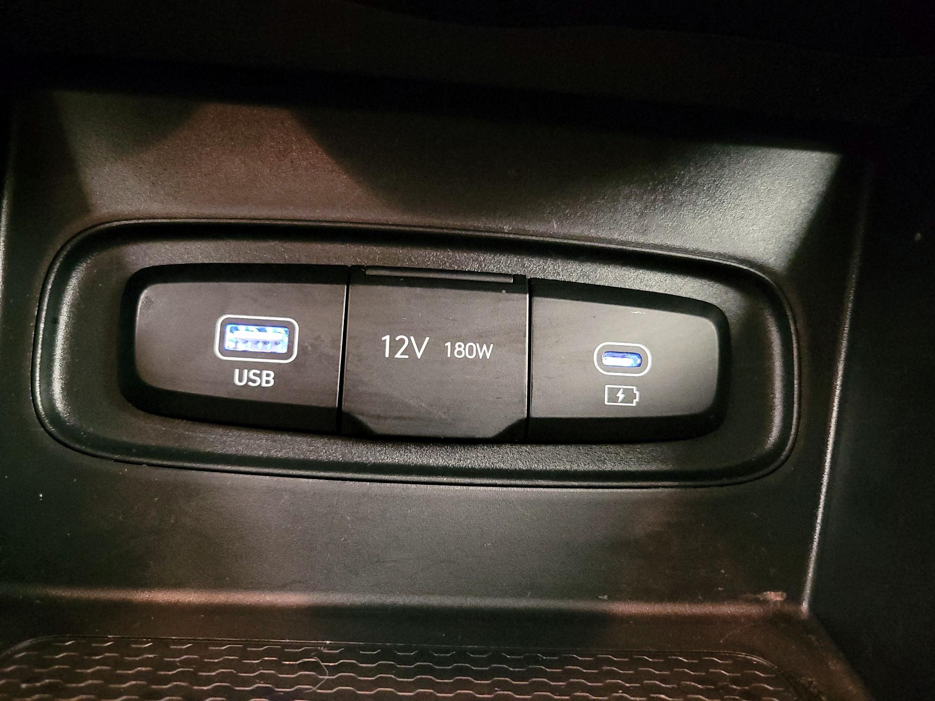 Thumbnail: 2023 Hyundai Venue - 18