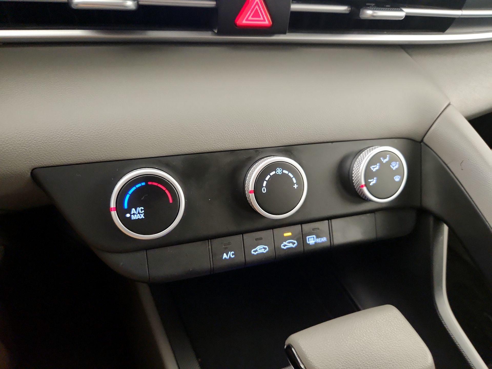 Thumbnail: 2024 Hyundai Elantra - 16