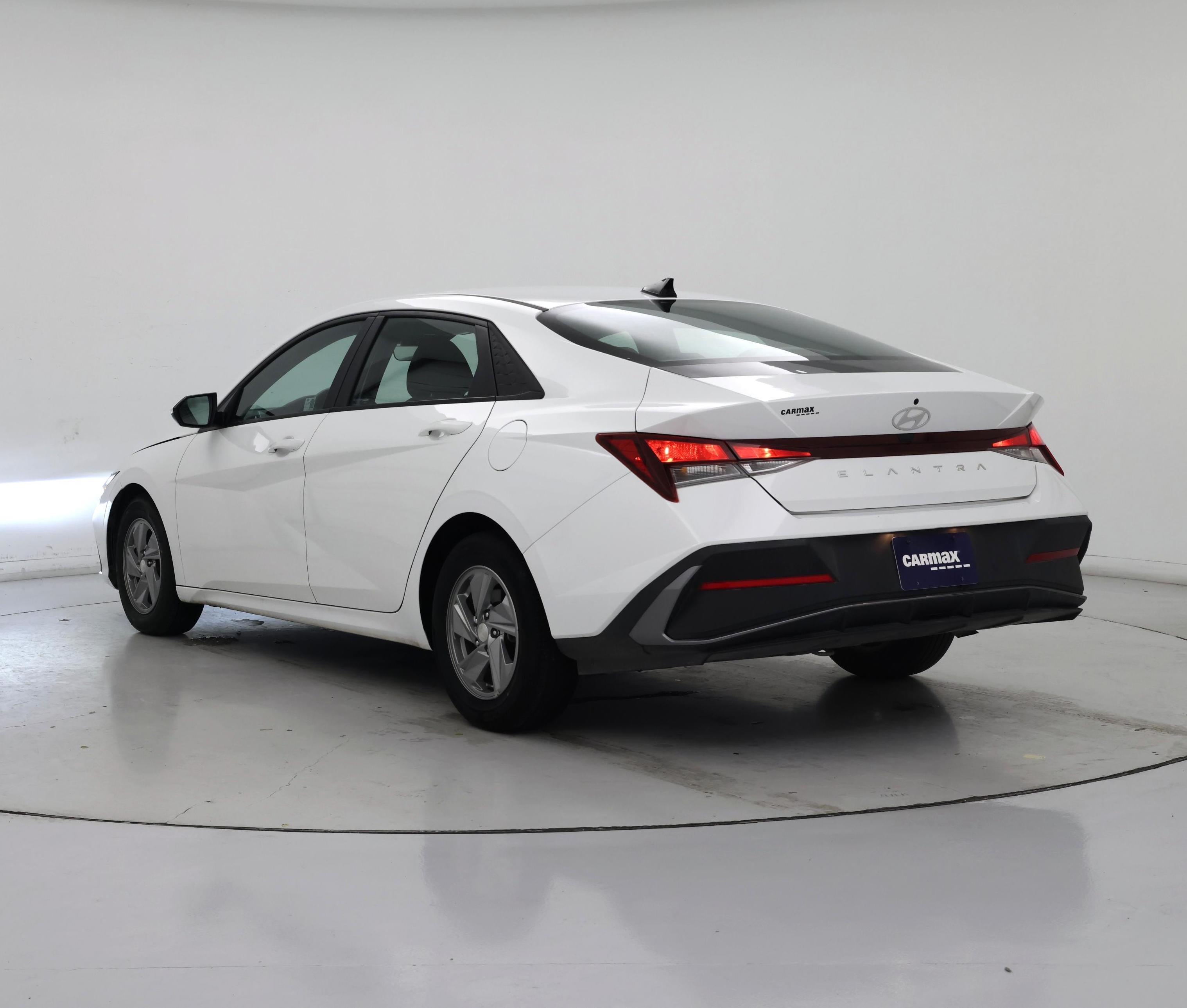 Thumbnail: 2024 Hyundai Elantra - 2