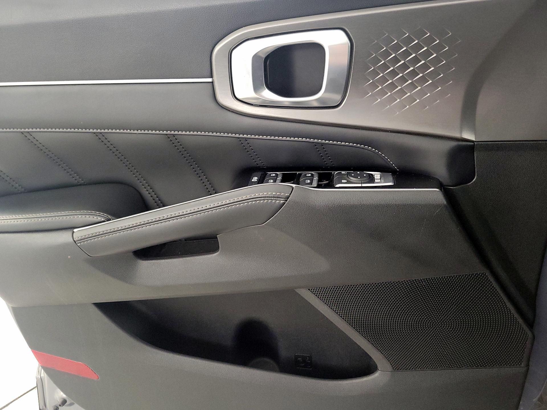 Thumbnail: 2021 Kia Sorento - 12