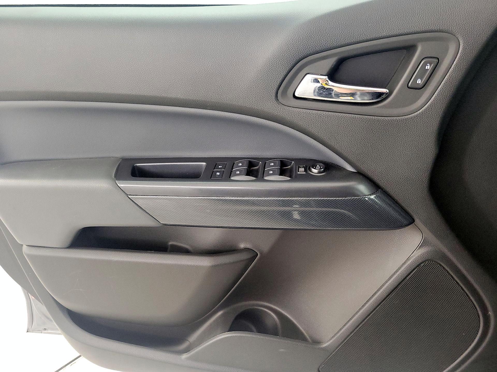 Thumbnail: 2022 Chevrolet Colorado - 12