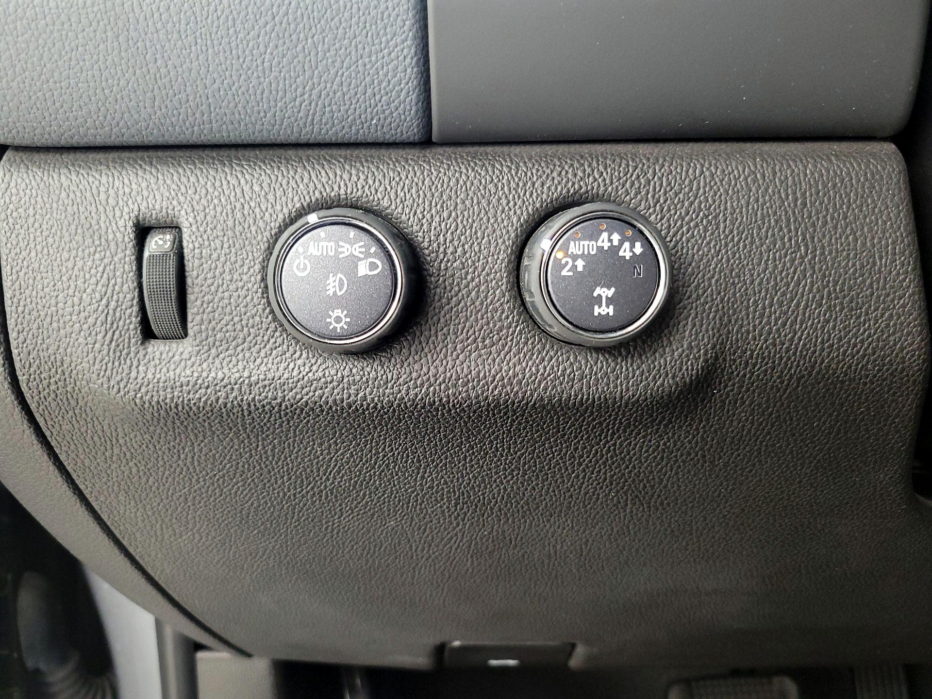 Thumbnail: 2022 Chevrolet Colorado - 13