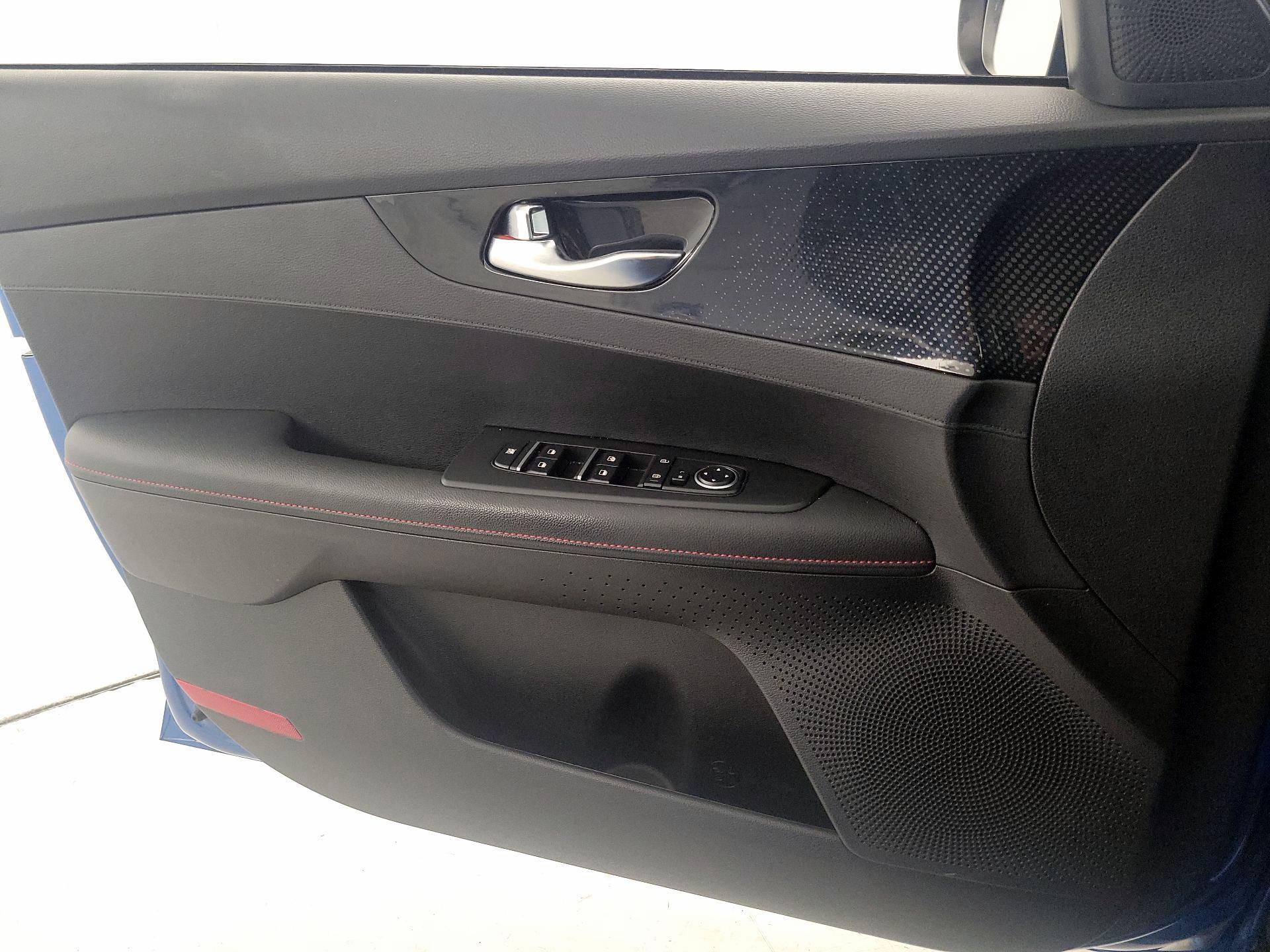 Thumbnail: 2023 Kia Forte - 12